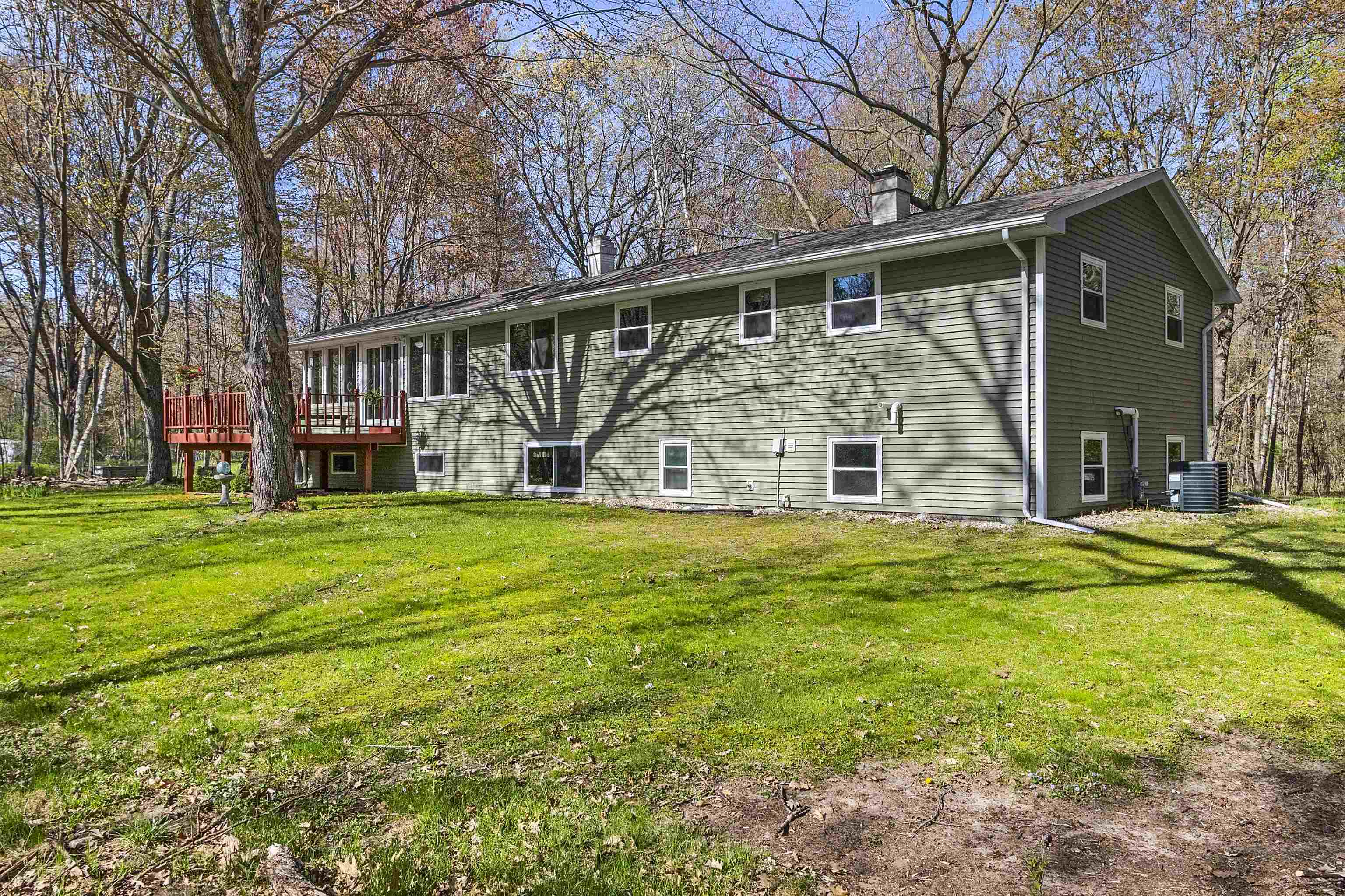 6710 GREGORY Lane