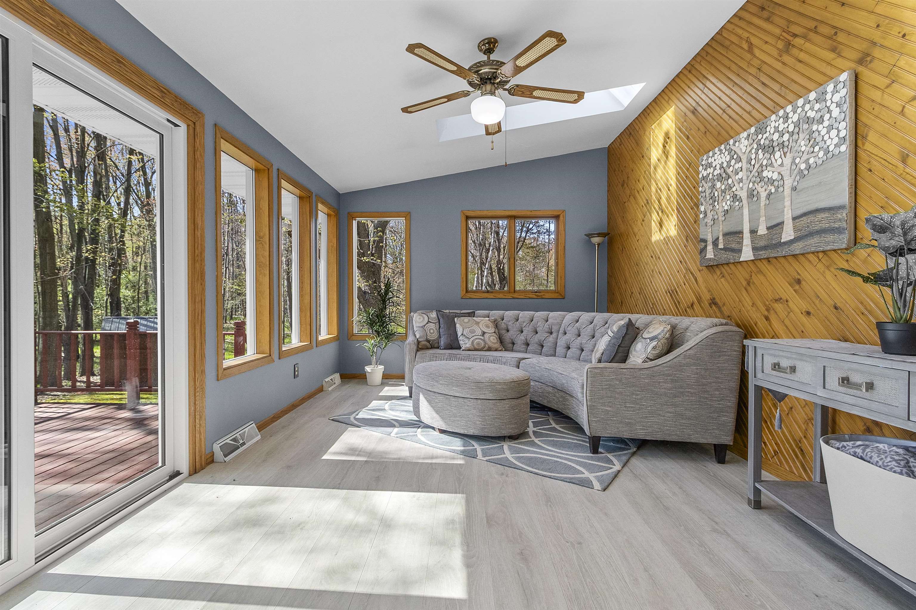 6710 GREGORY Lane