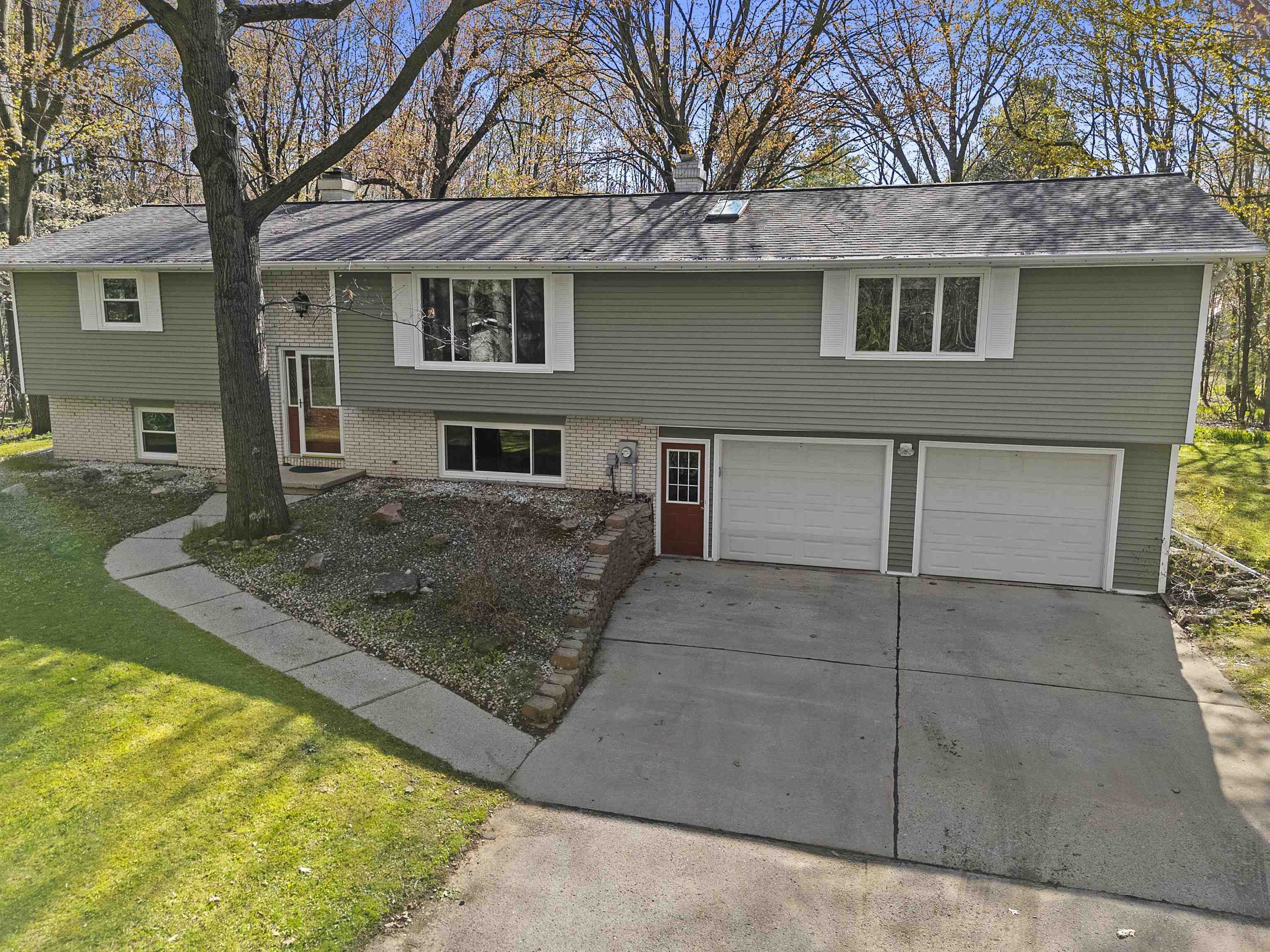 6710 GREGORY Lane