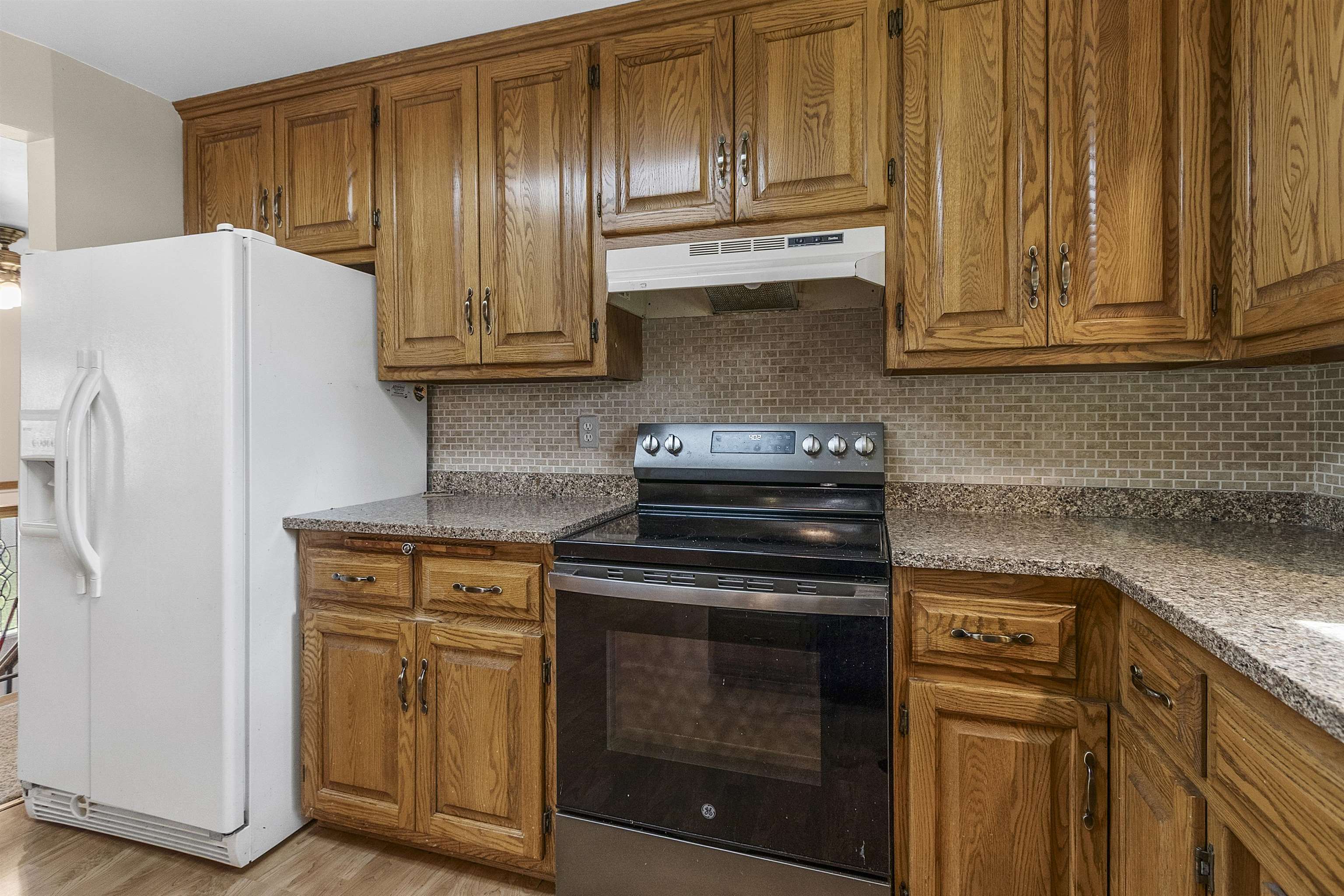 6710 GREGORY Lane