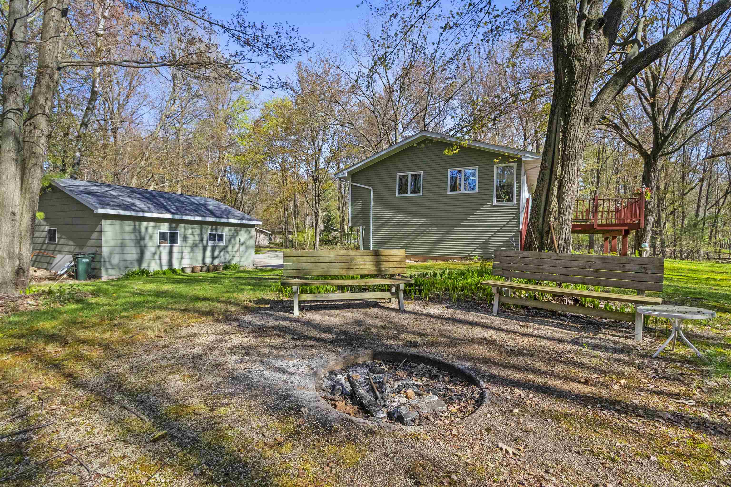 6710 GREGORY Lane