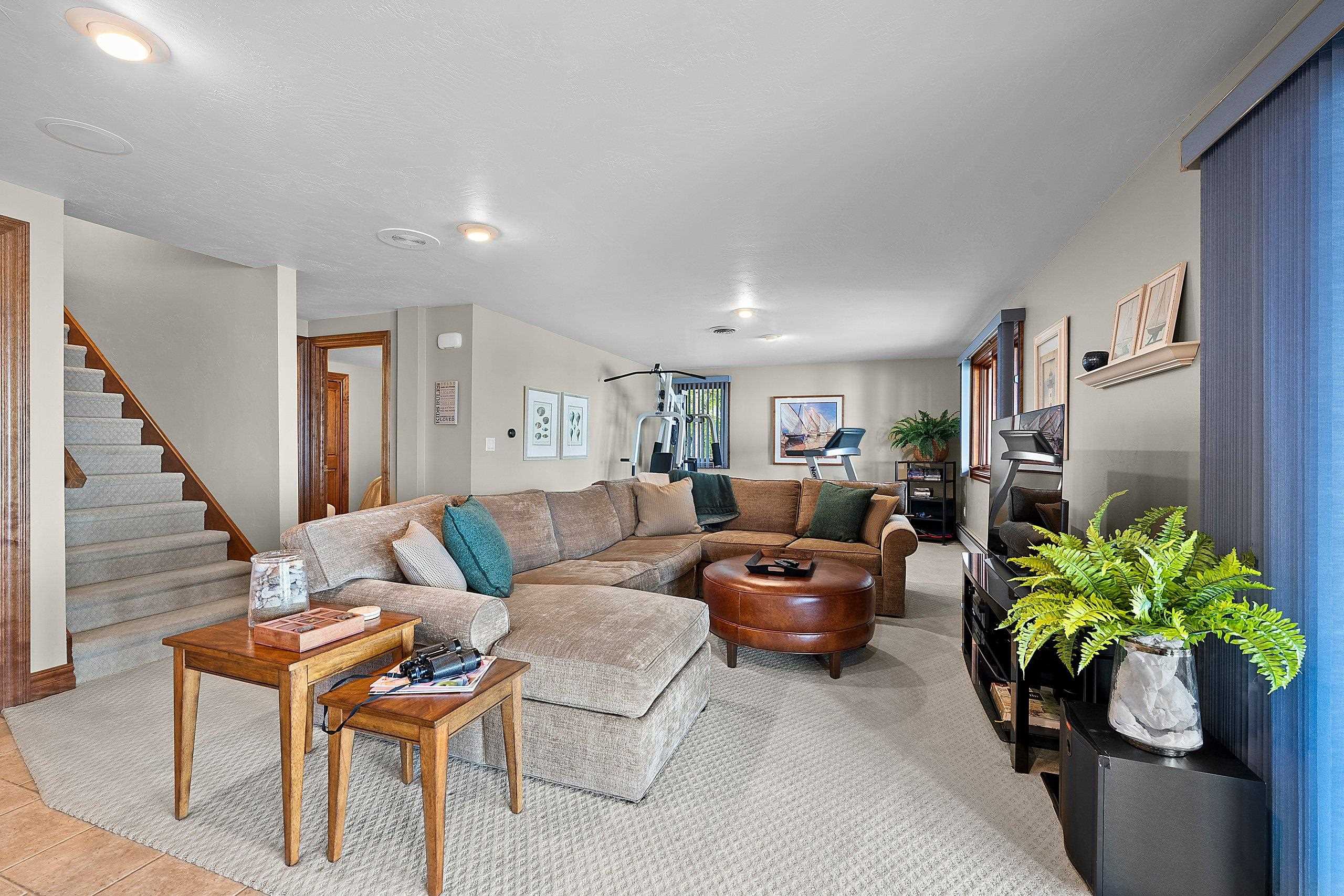5035 EDGEWATER BEACH Road