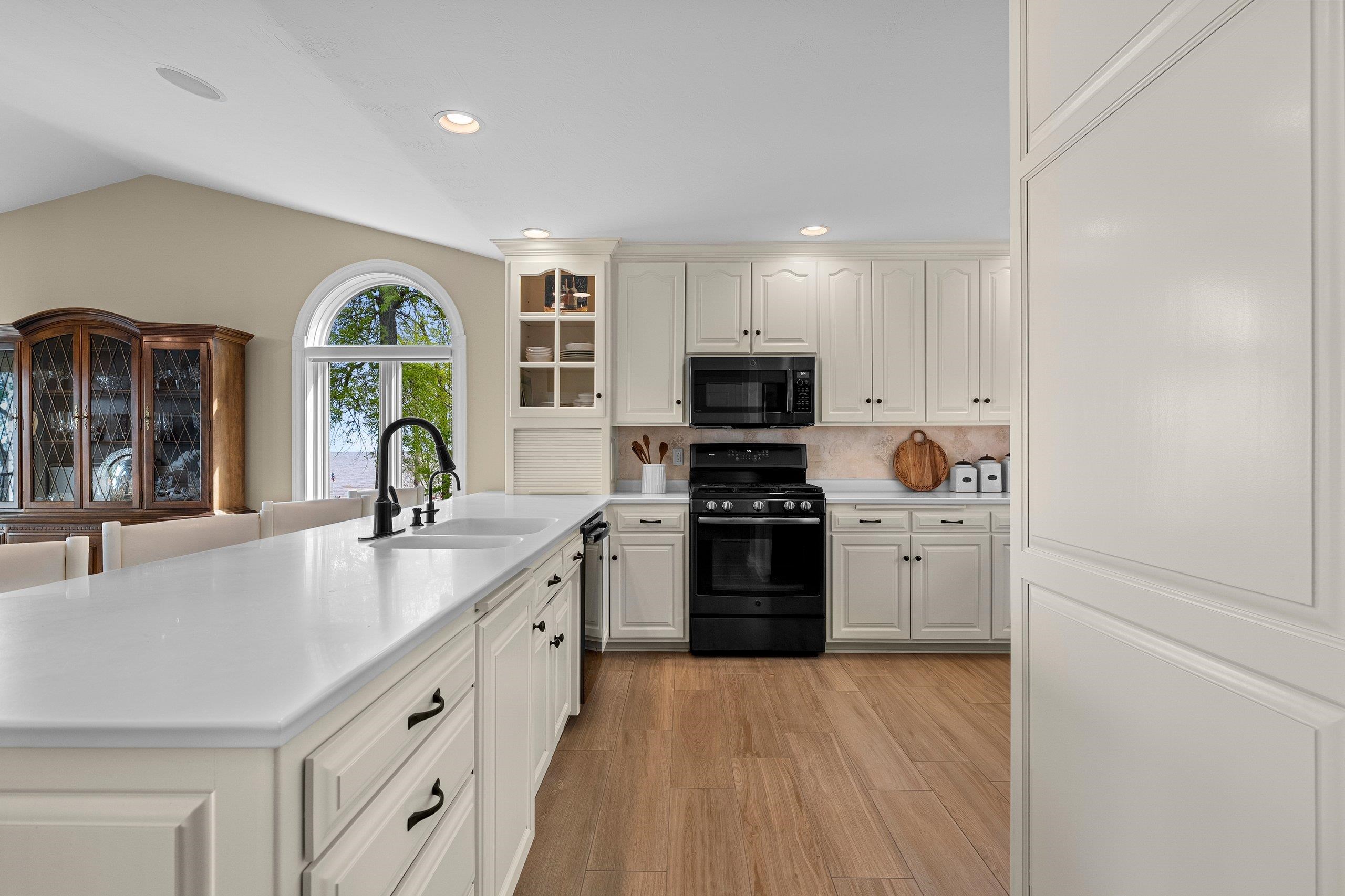 5035 EDGEWATER BEACH Road