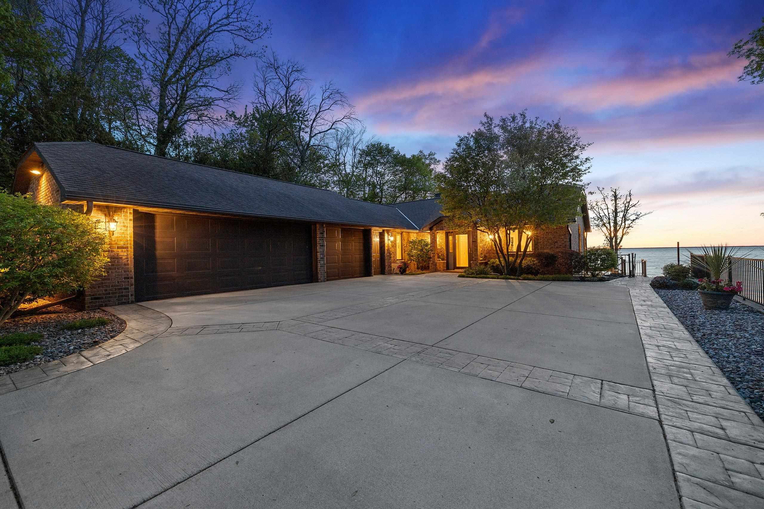 5035 EDGEWATER BEACH Road