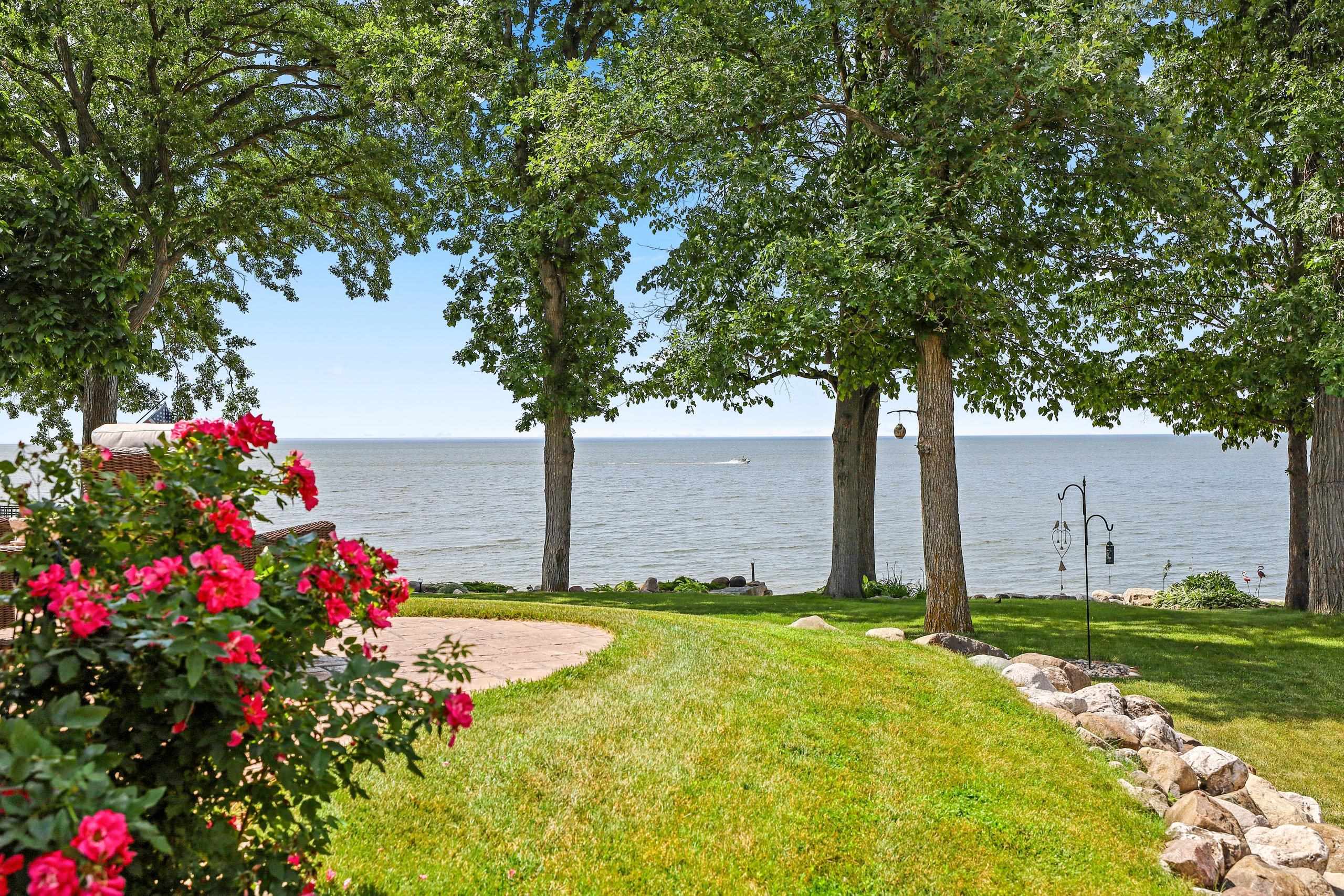 5011 EDGEWATER BEACH Road