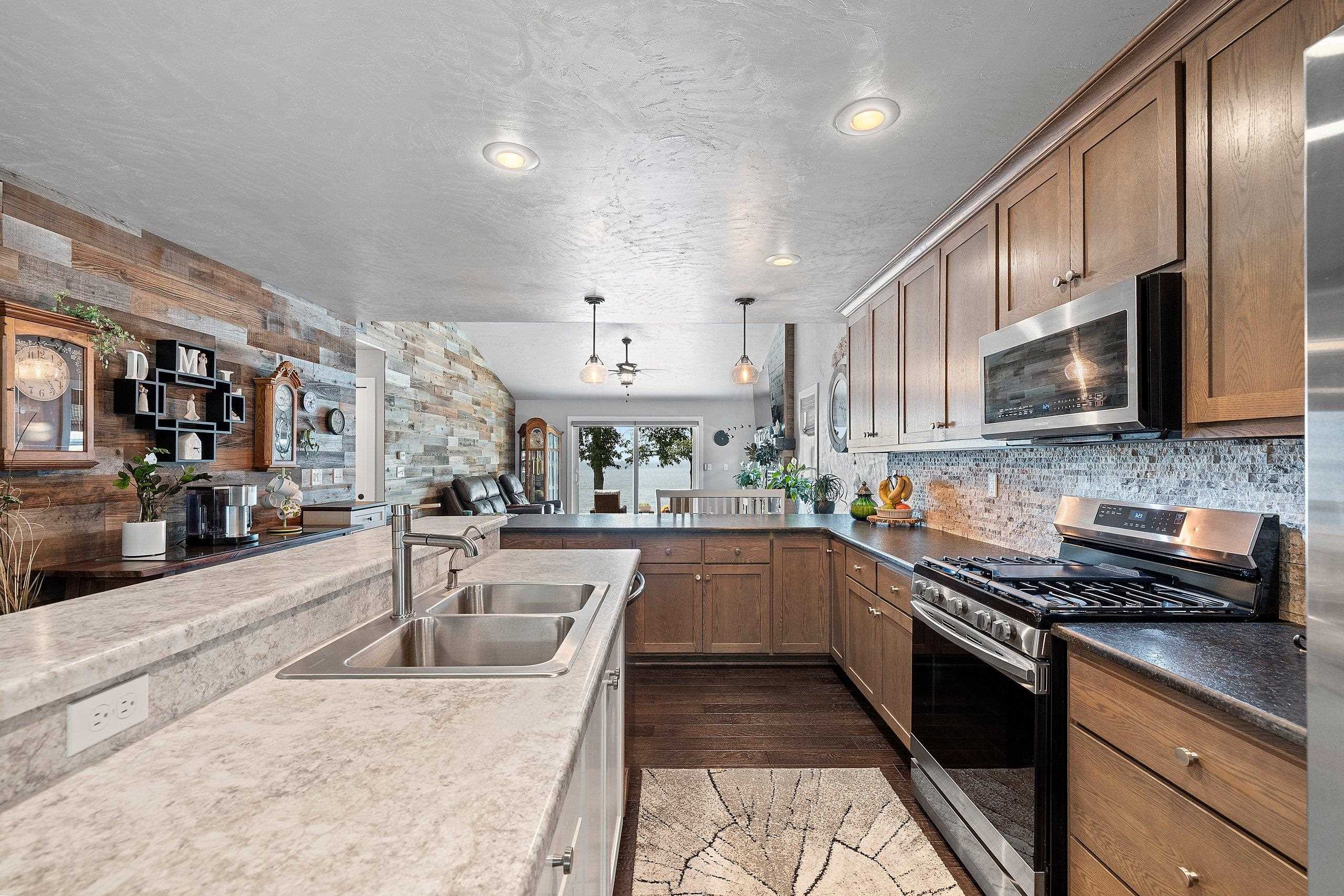 5011 EDGEWATER BEACH Road