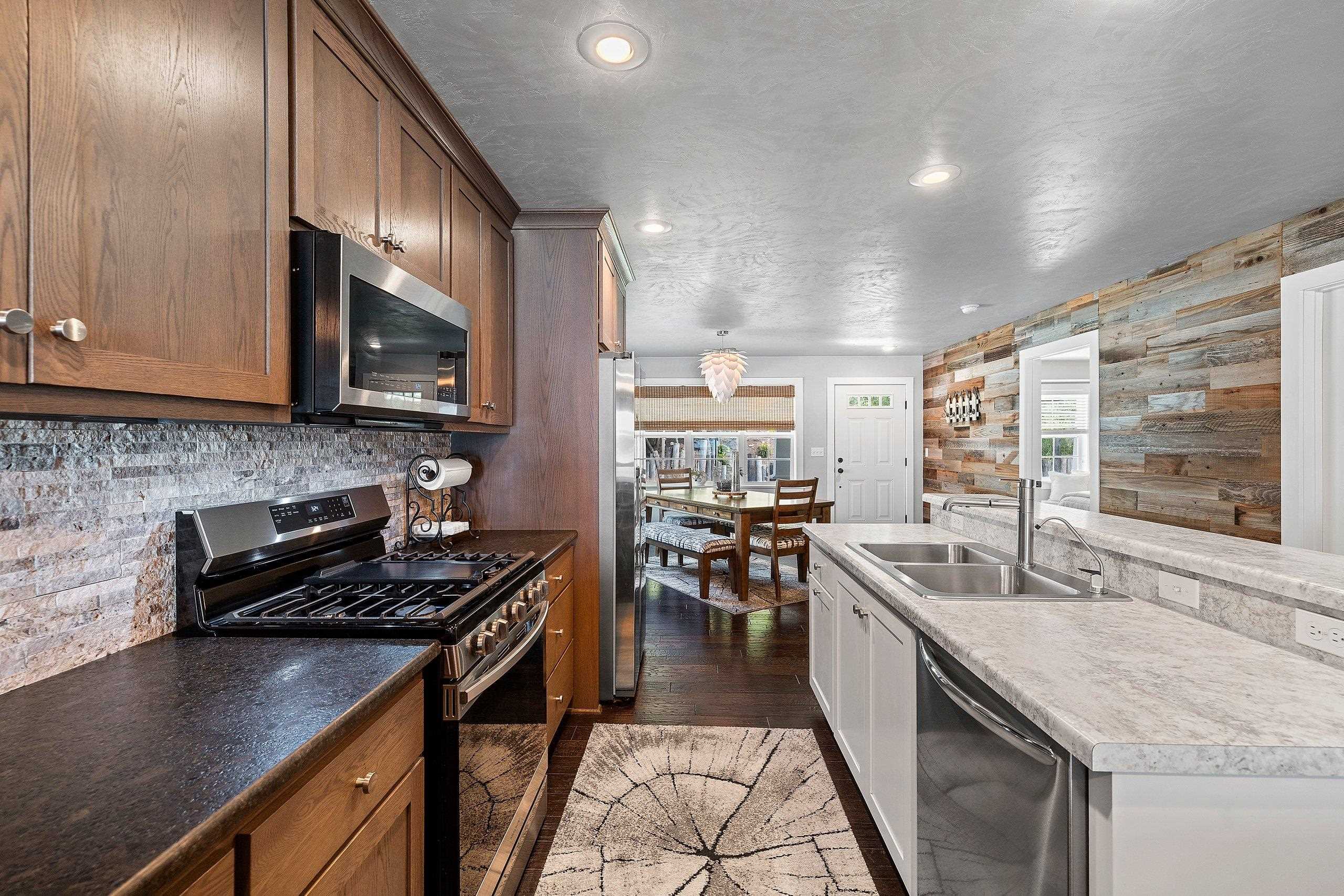 5011 EDGEWATER BEACH Road