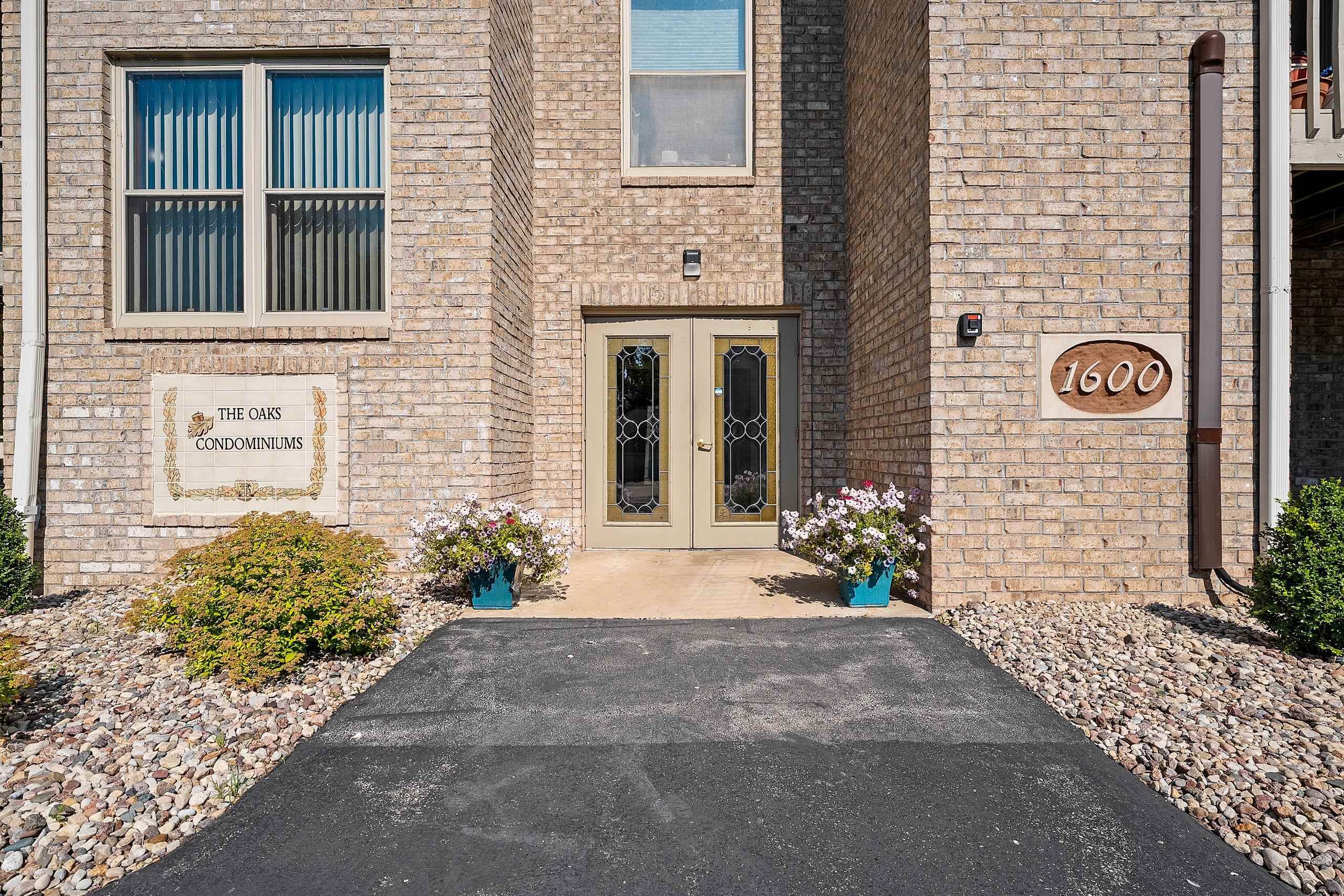 1600 RUSTIC OAKS Circle Unit: 23