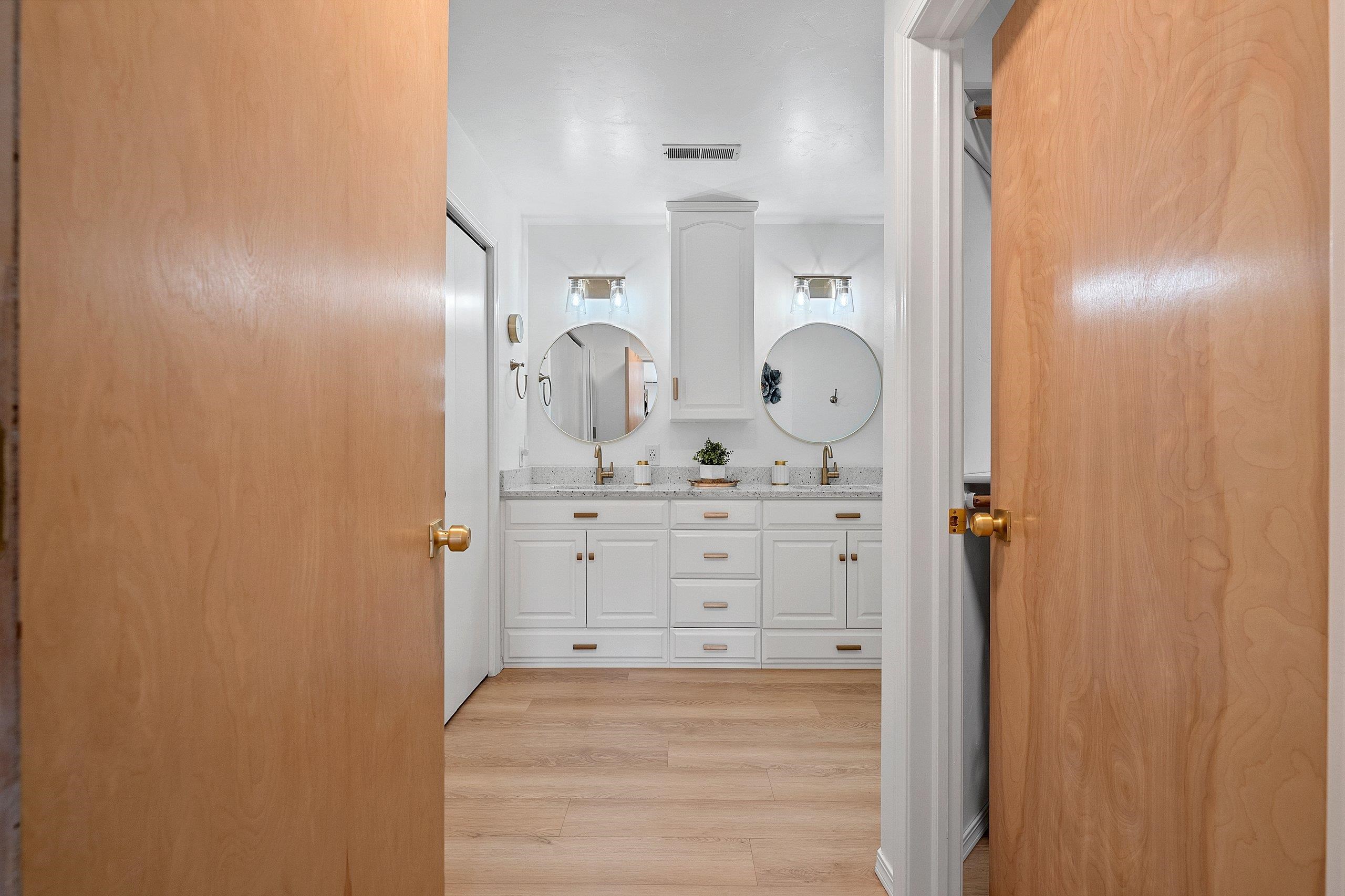 1600 RUSTIC OAKS Circle Unit: 23