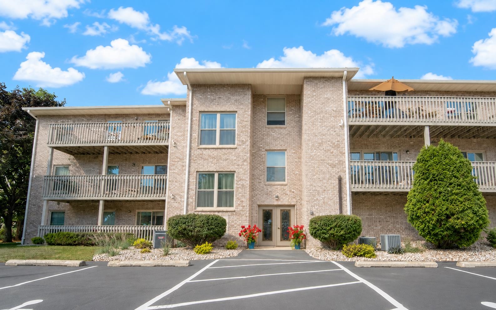 1600 RUSTIC OAKS Circle Unit: 23