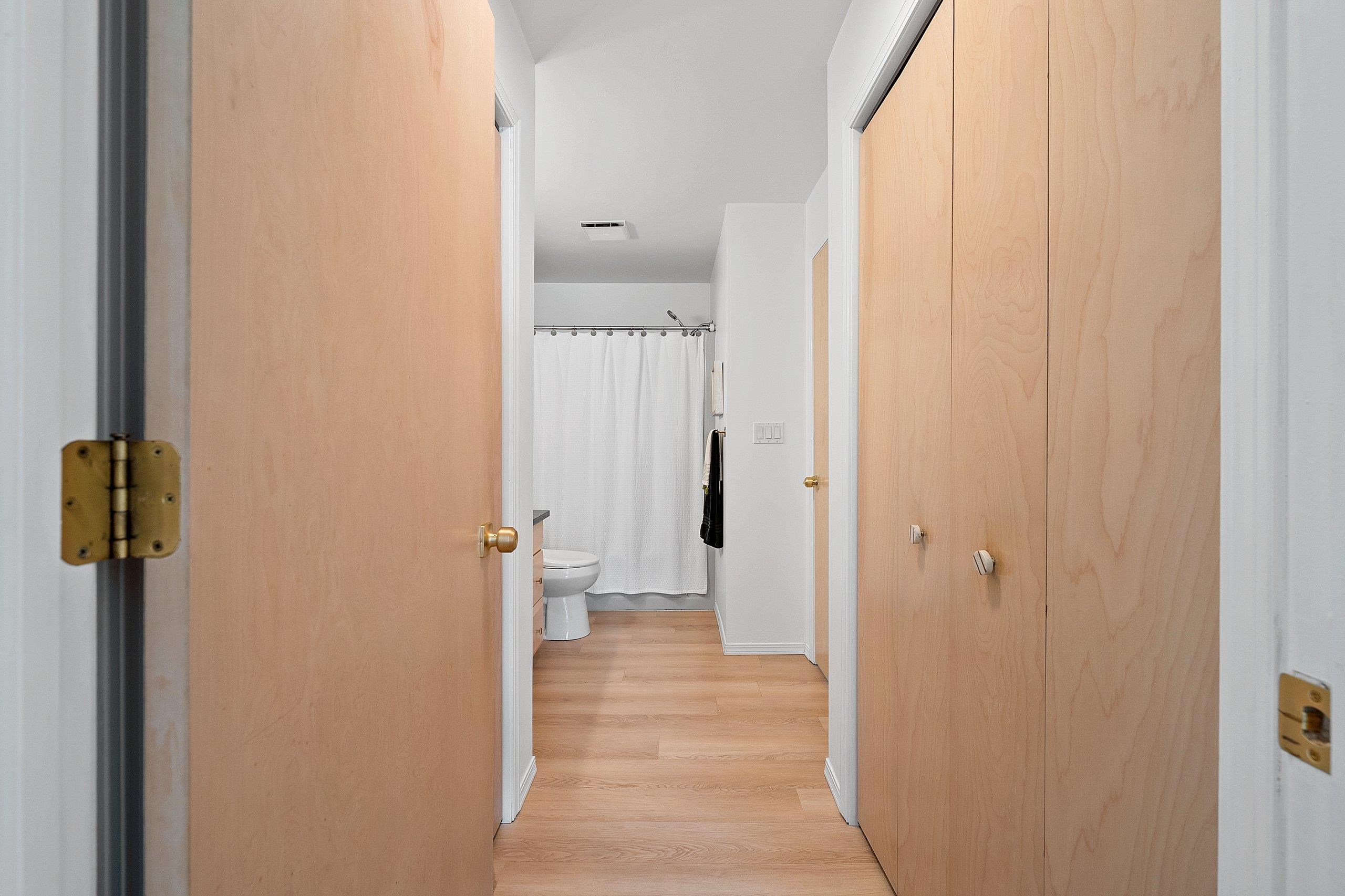 1600 RUSTIC OAKS Circle Unit: 23