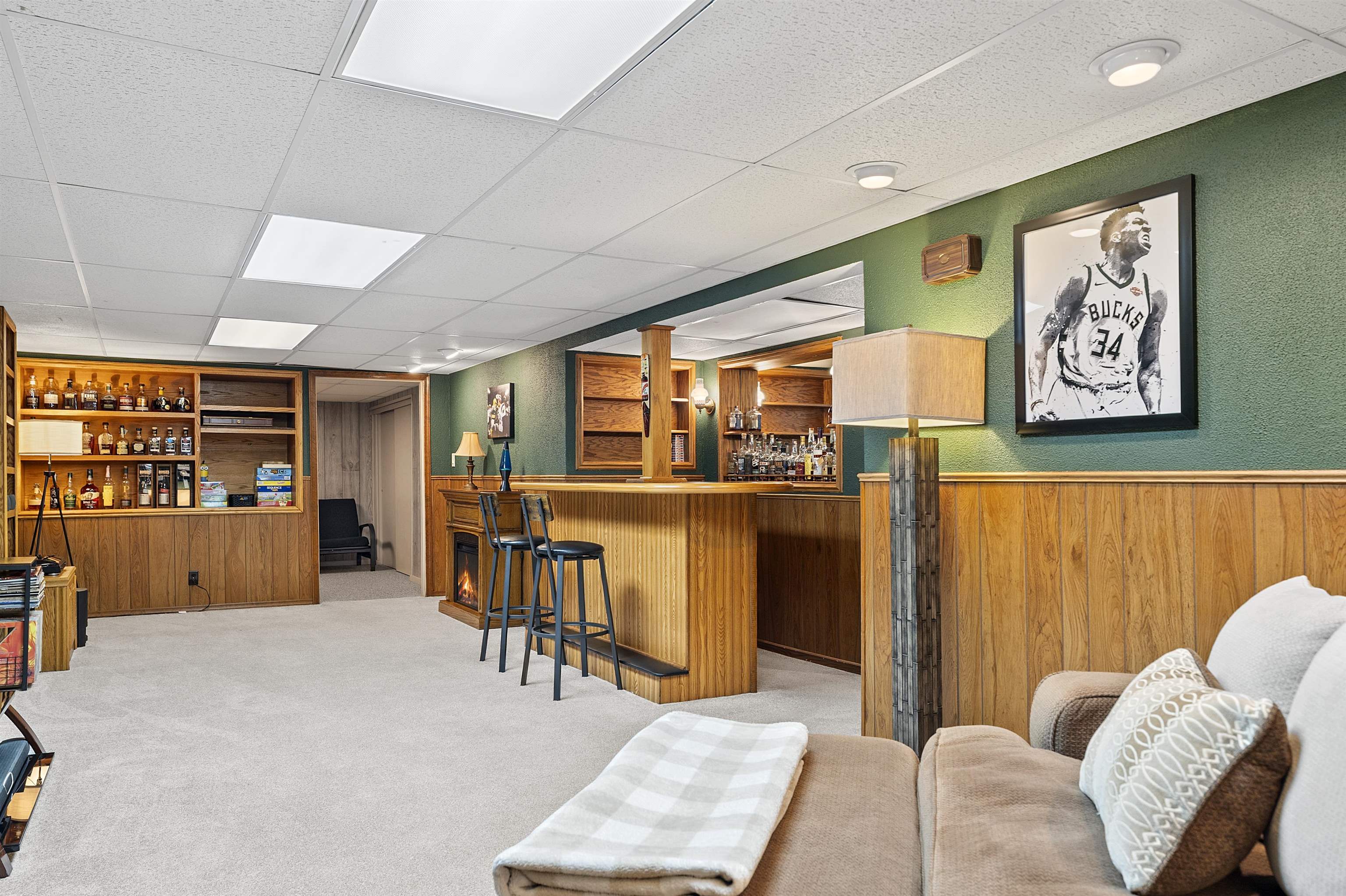 2423 HAMPTON Avenue