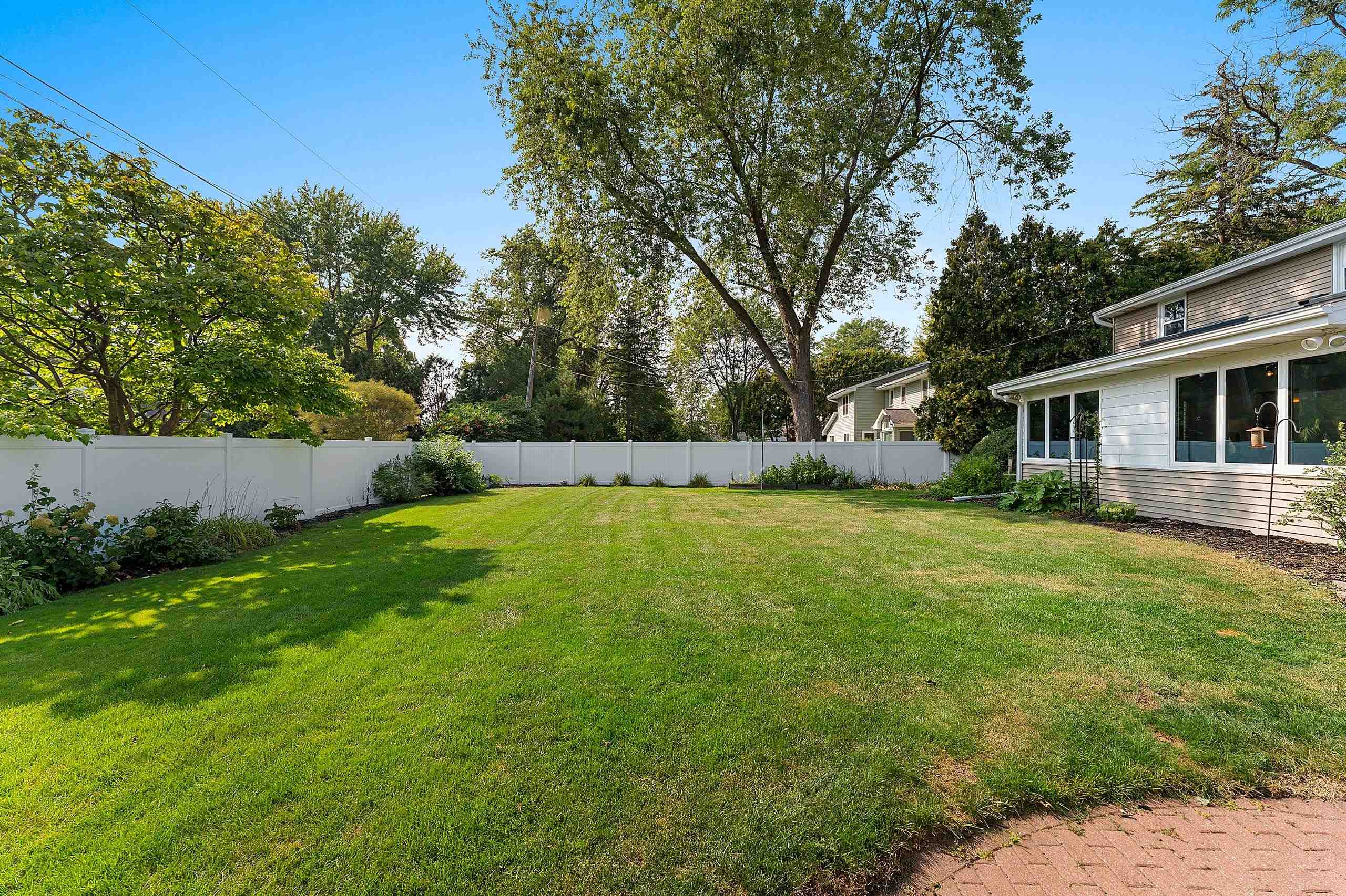 601 BREVOORT Lane