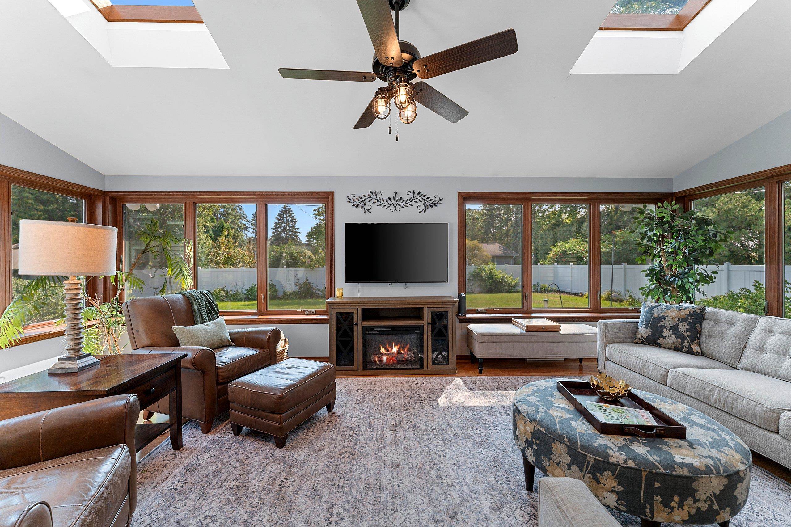 601 BREVOORT Lane