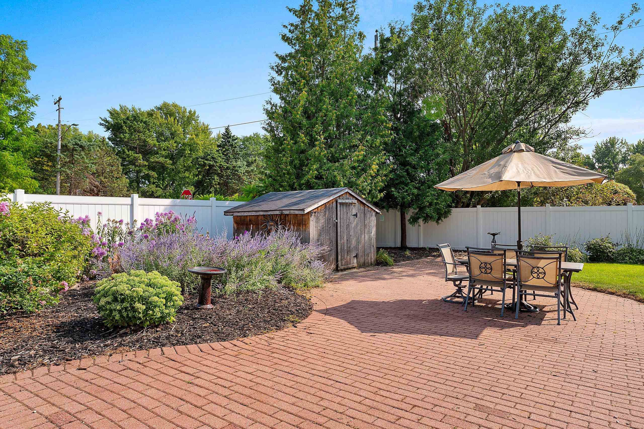 601 BREVOORT Lane