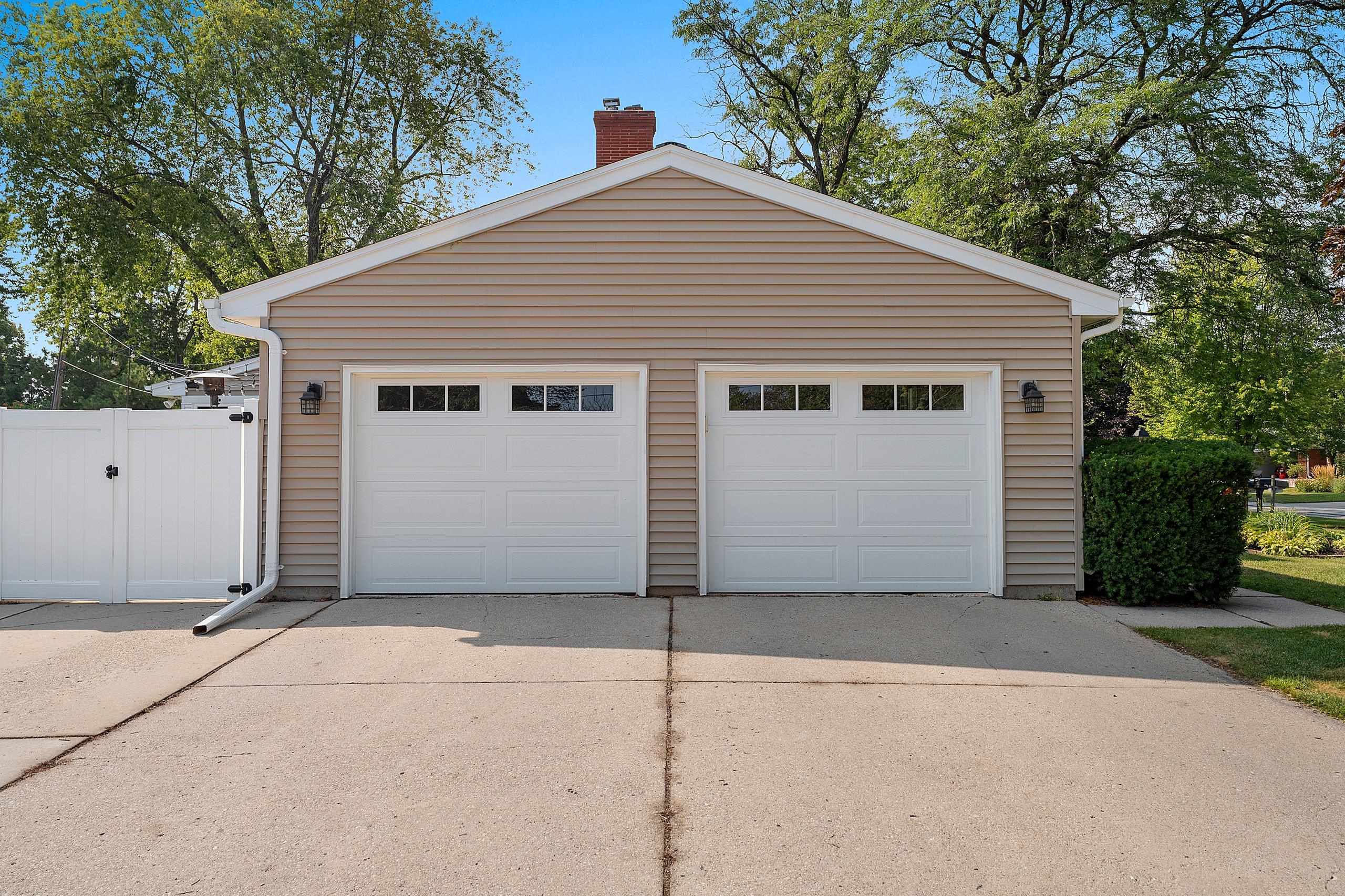 601 BREVOORT Lane