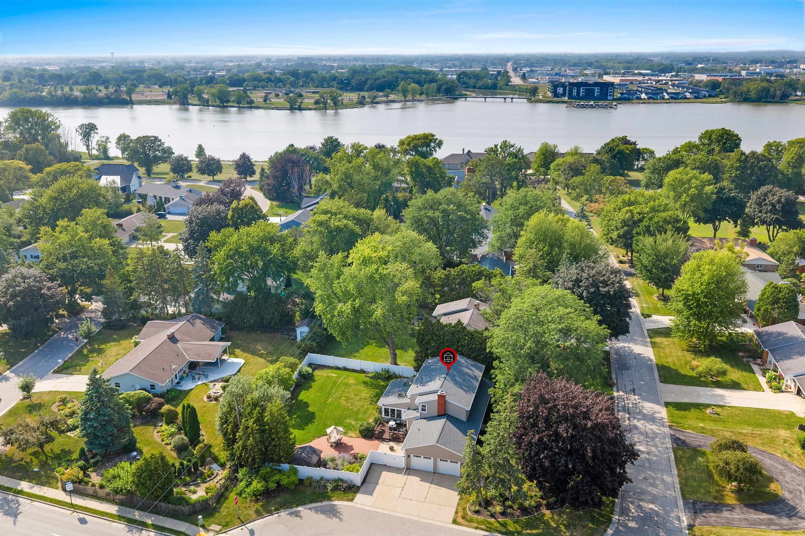 601 BREVOORT Lane