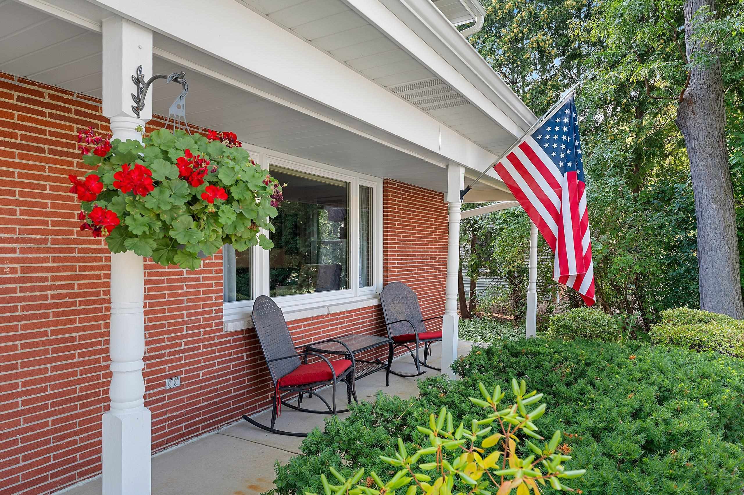 601 BREVOORT Lane