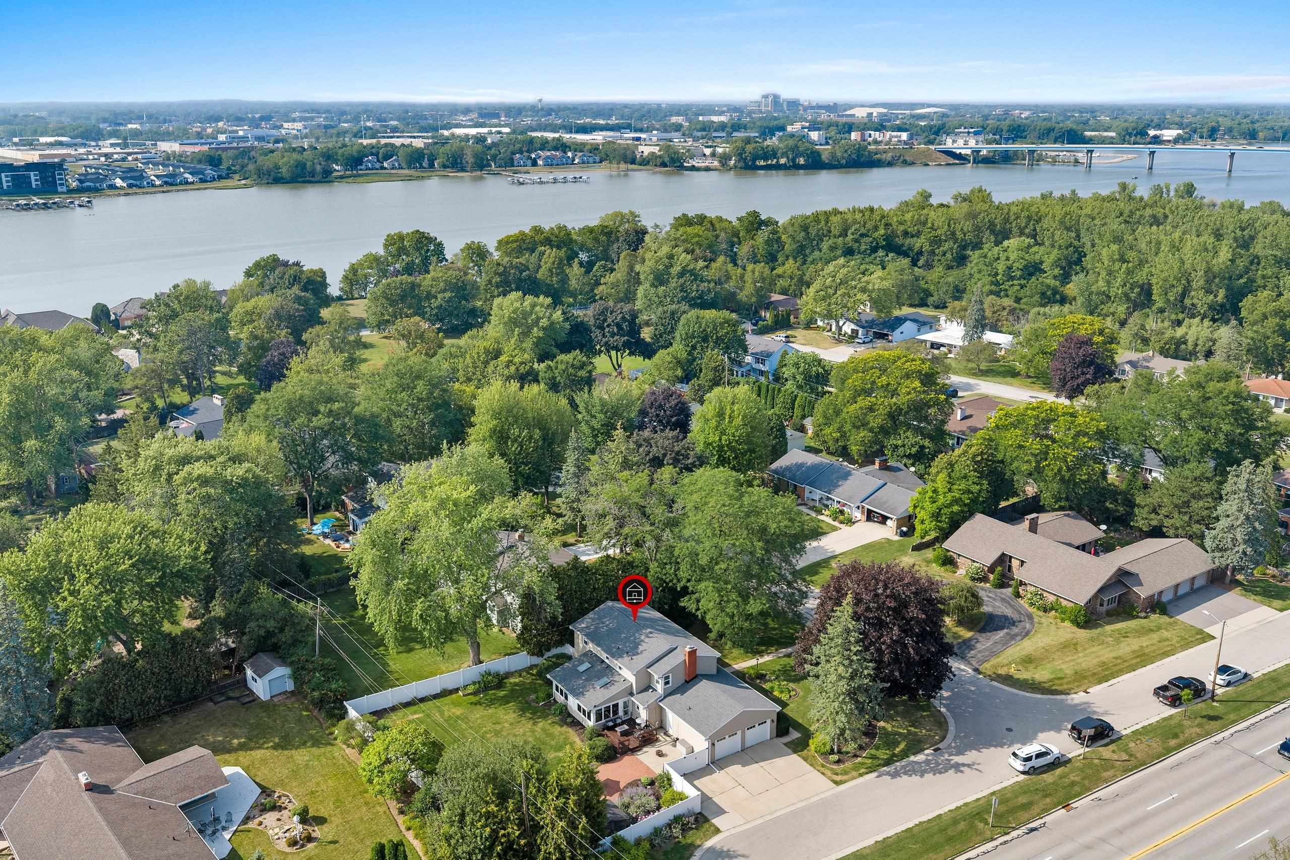 601 BREVOORT Lane