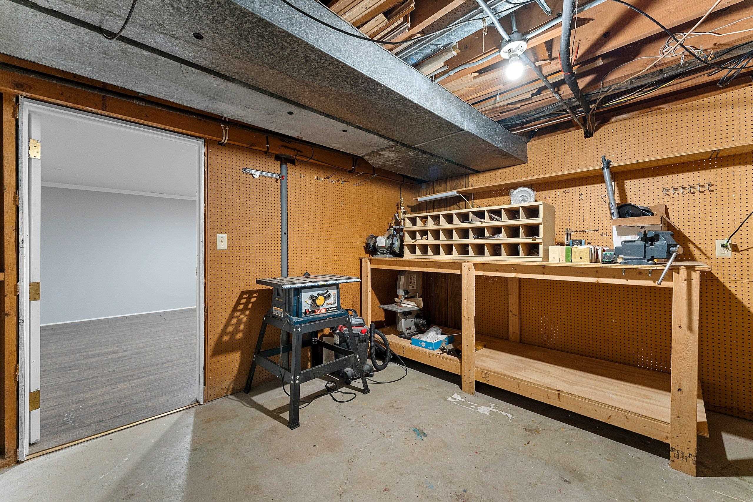 601 BREVOORT Lane