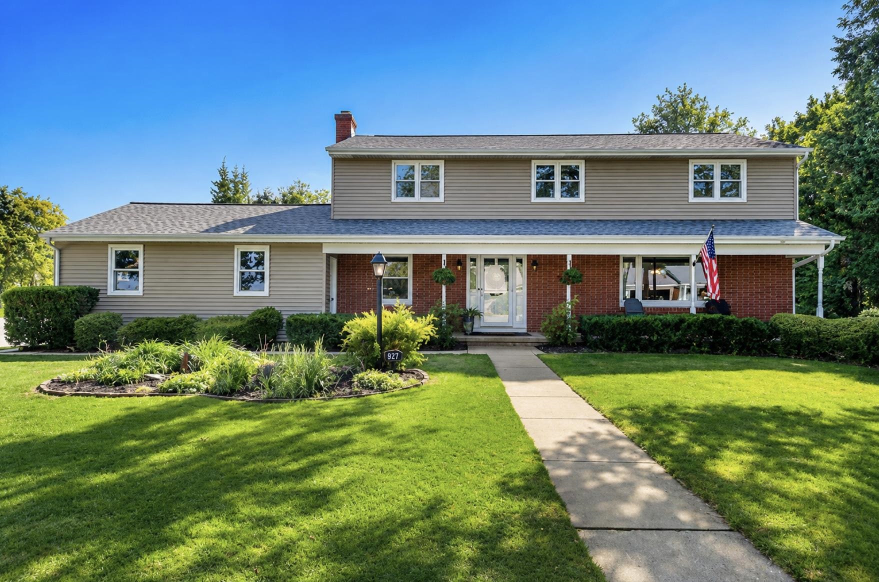 601 BREVOORT Lane