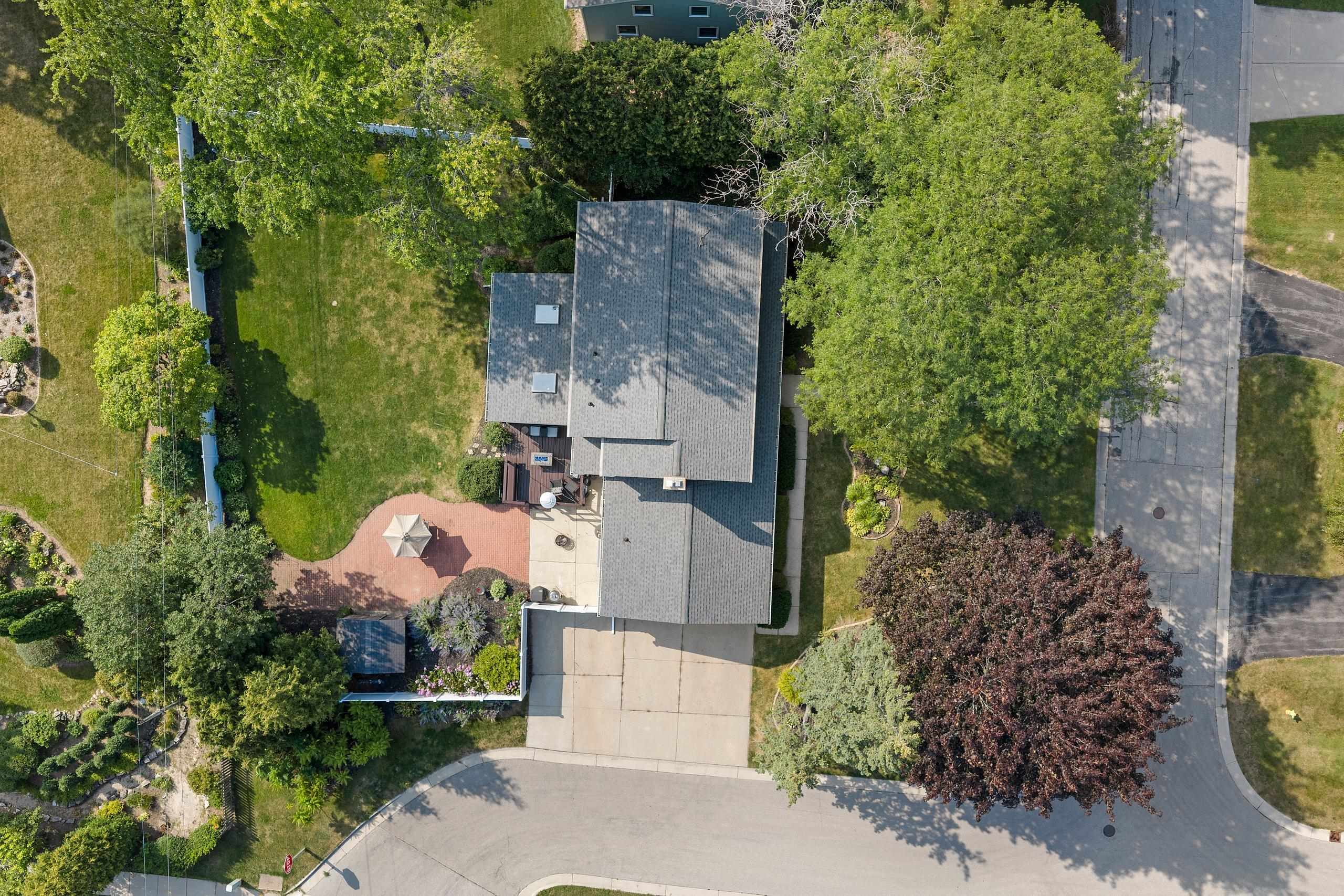 601 BREVOORT Lane