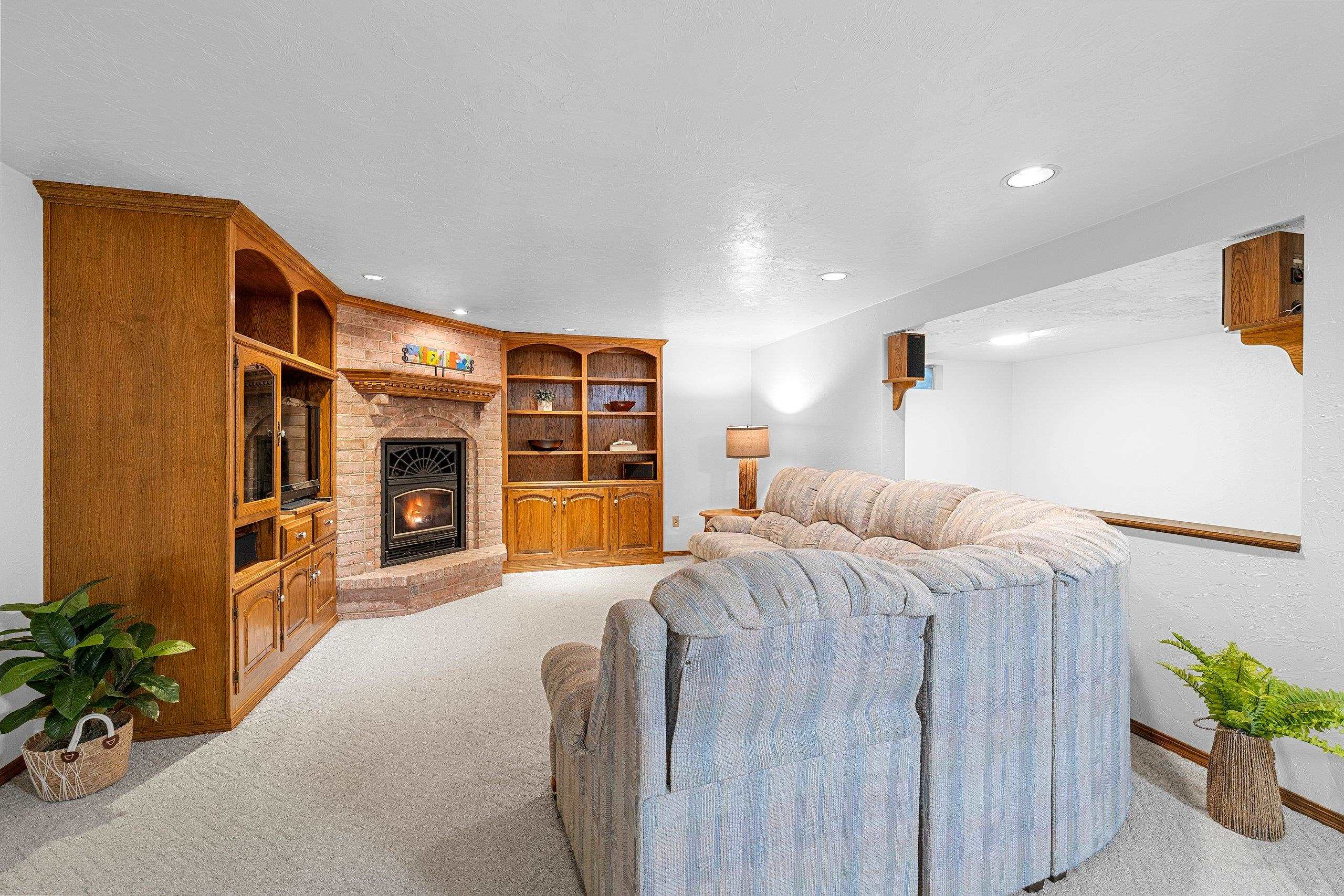 425 E FOX RUN Circle