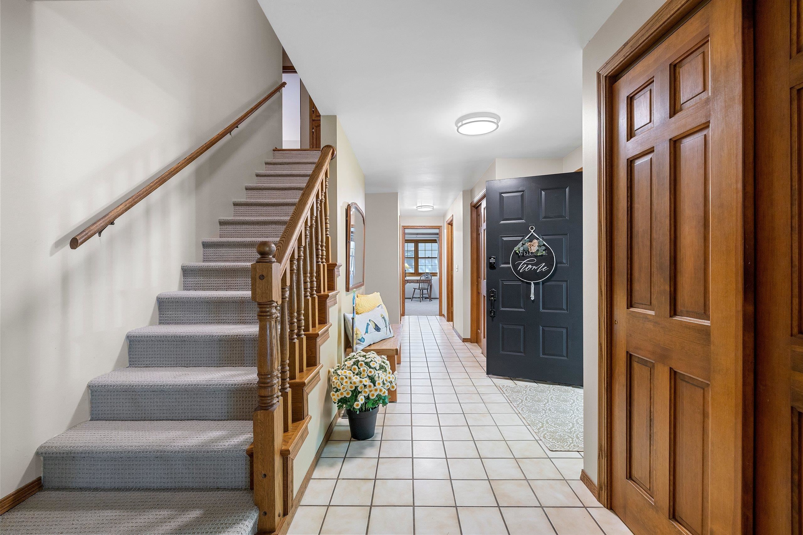 425 E FOX RUN Circle