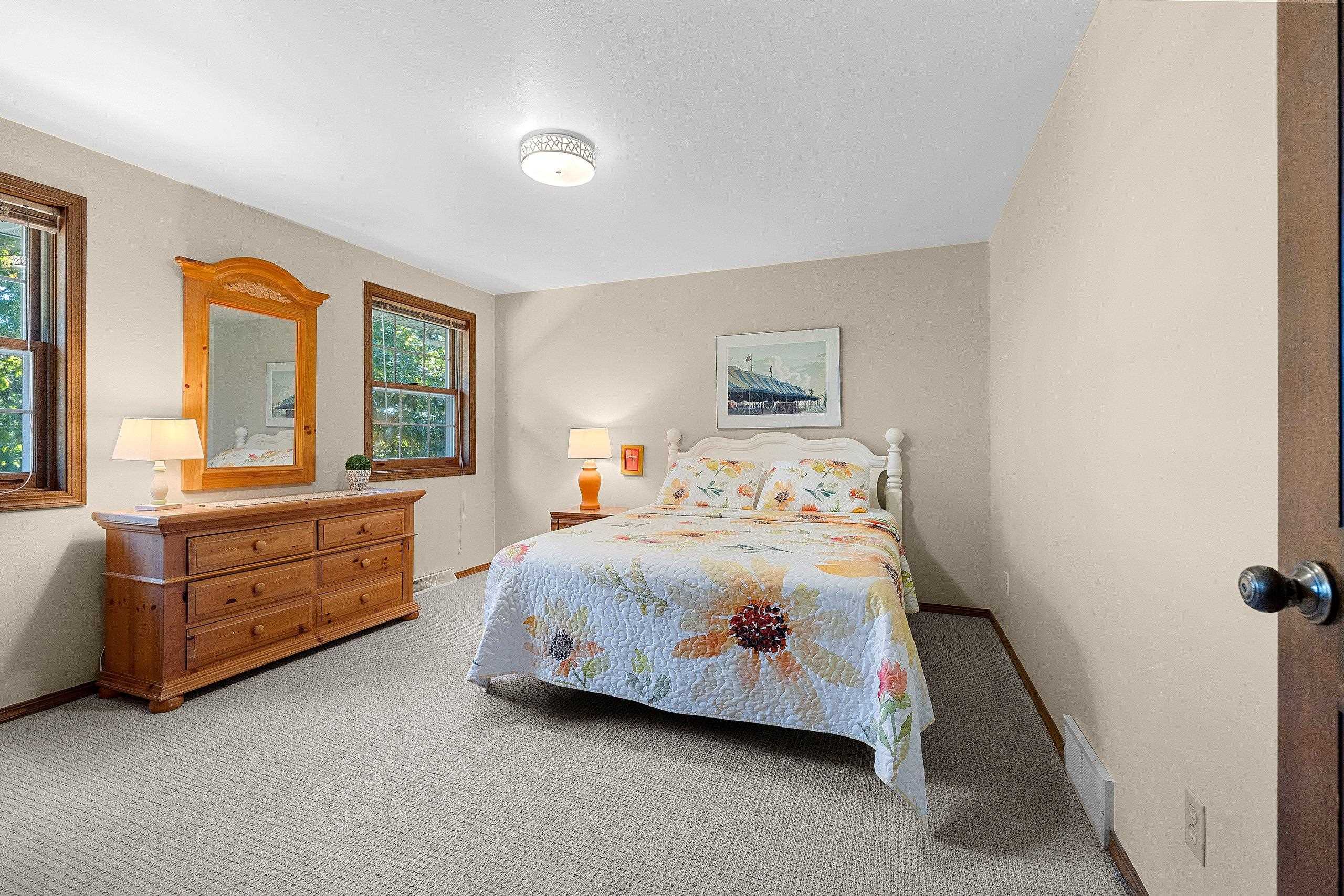 425 E FOX RUN Circle