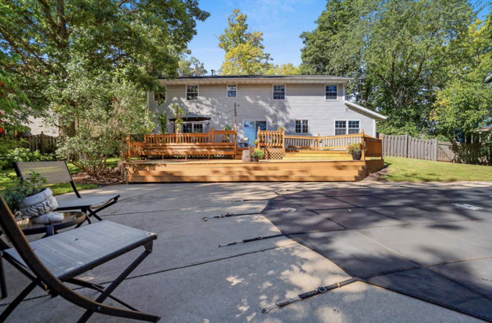 425 E FOX RUN Circle