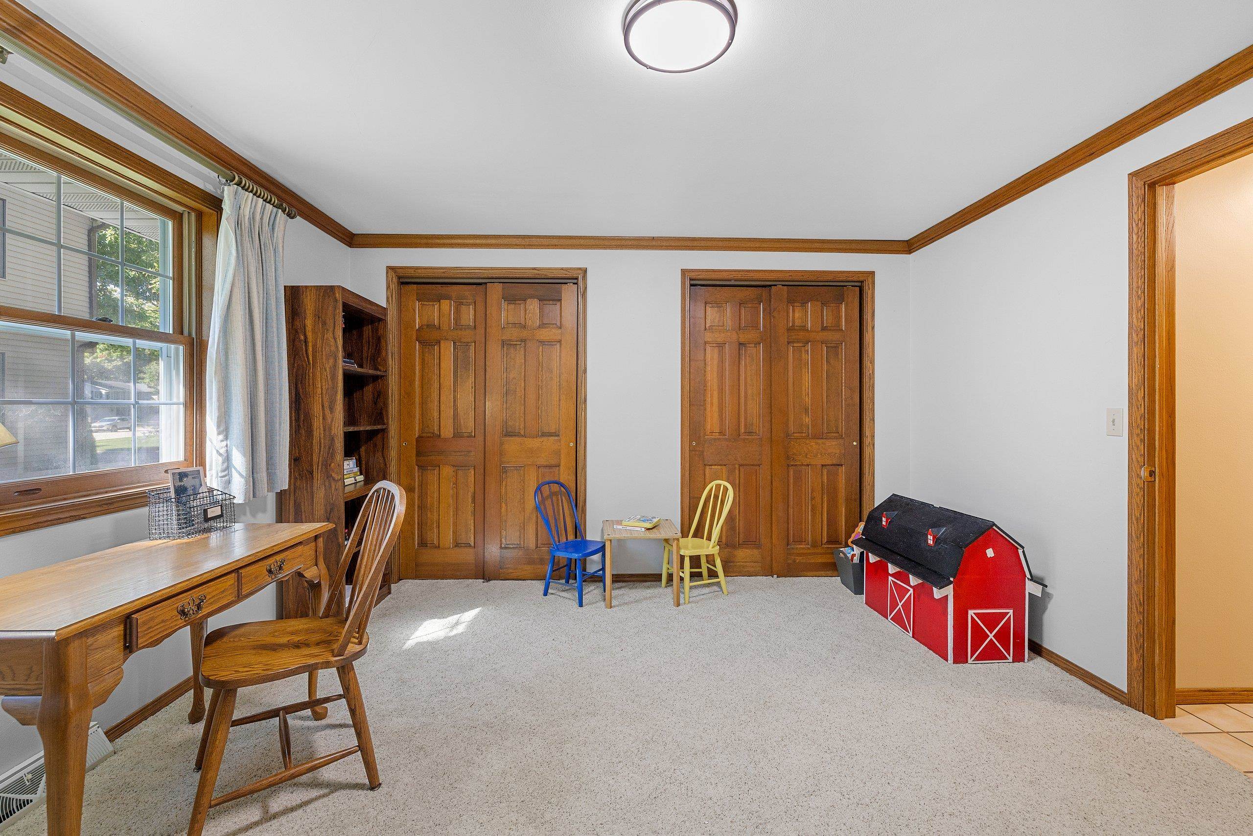 425 E FOX RUN Circle