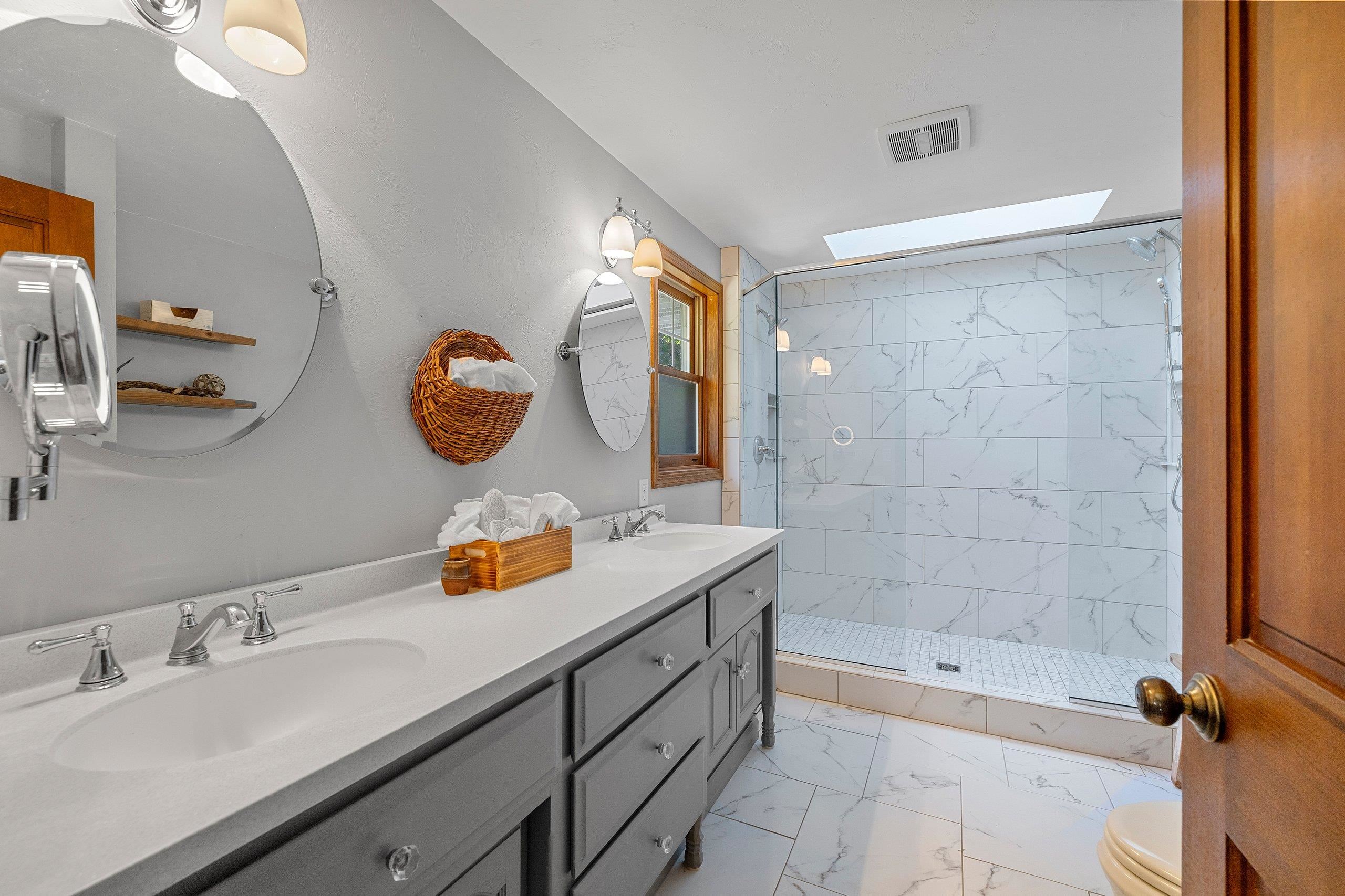 425 E FOX RUN Circle