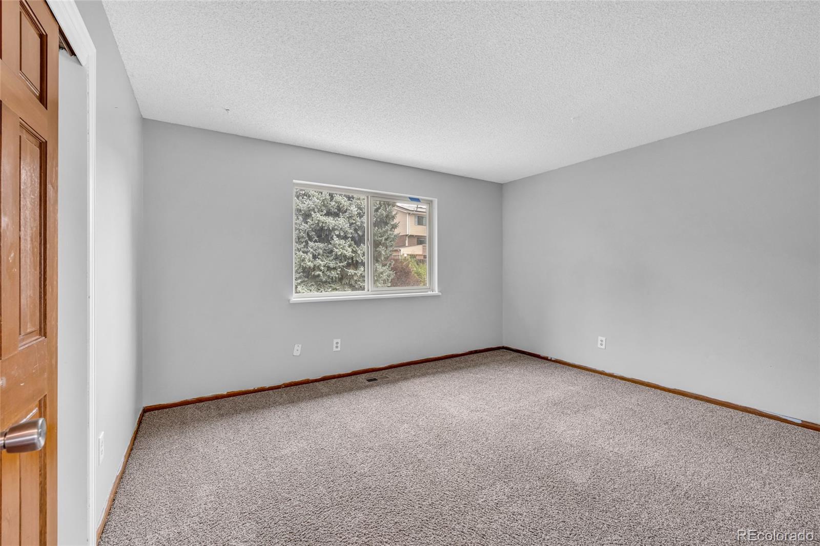 3963 W Temple Place