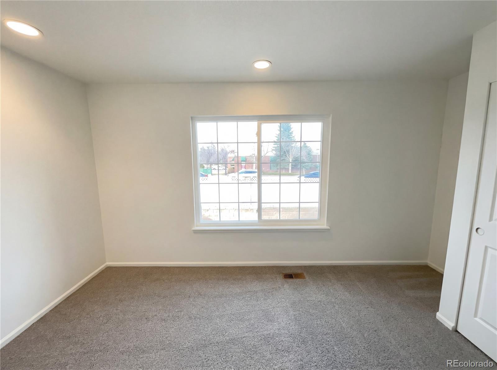 11821 Zenobia Loop