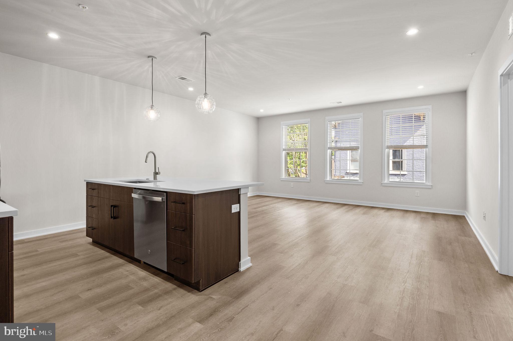 26 S YORK RD #308