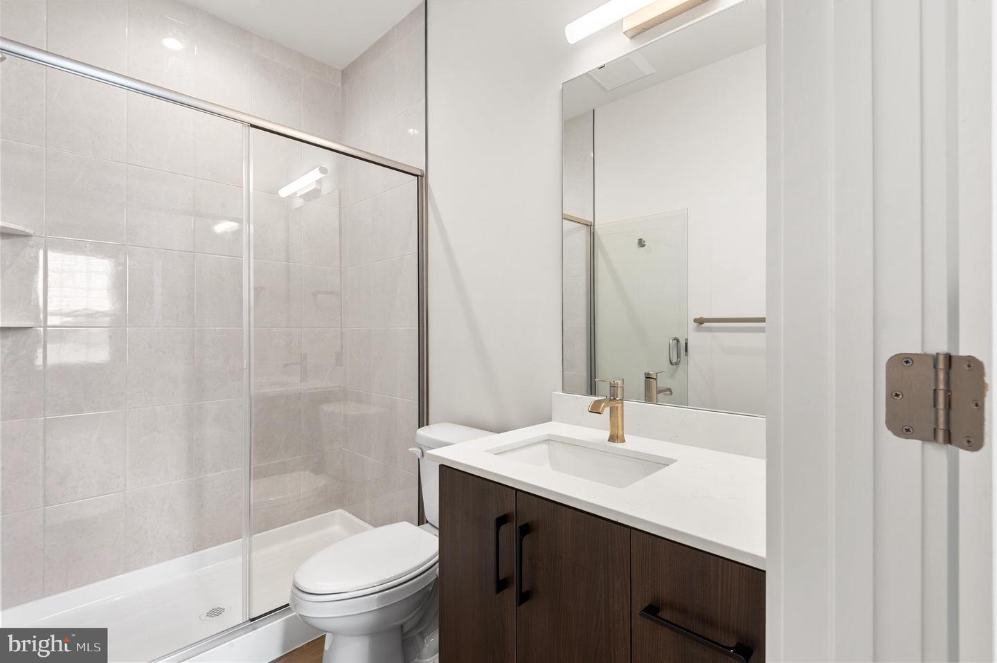 26 S YORK RD #201