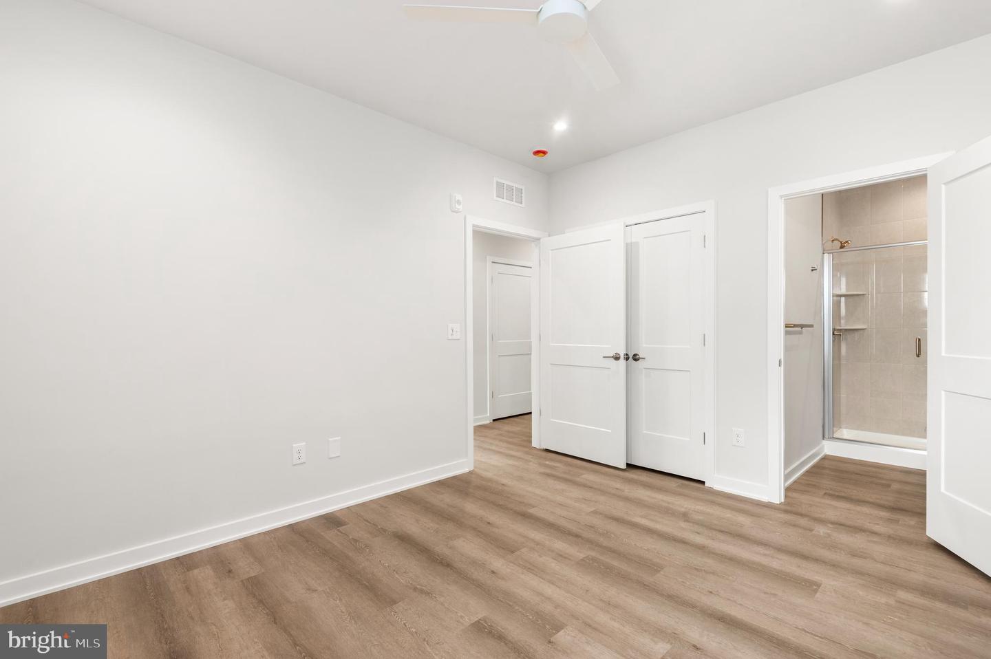 26 S YORK RD #301