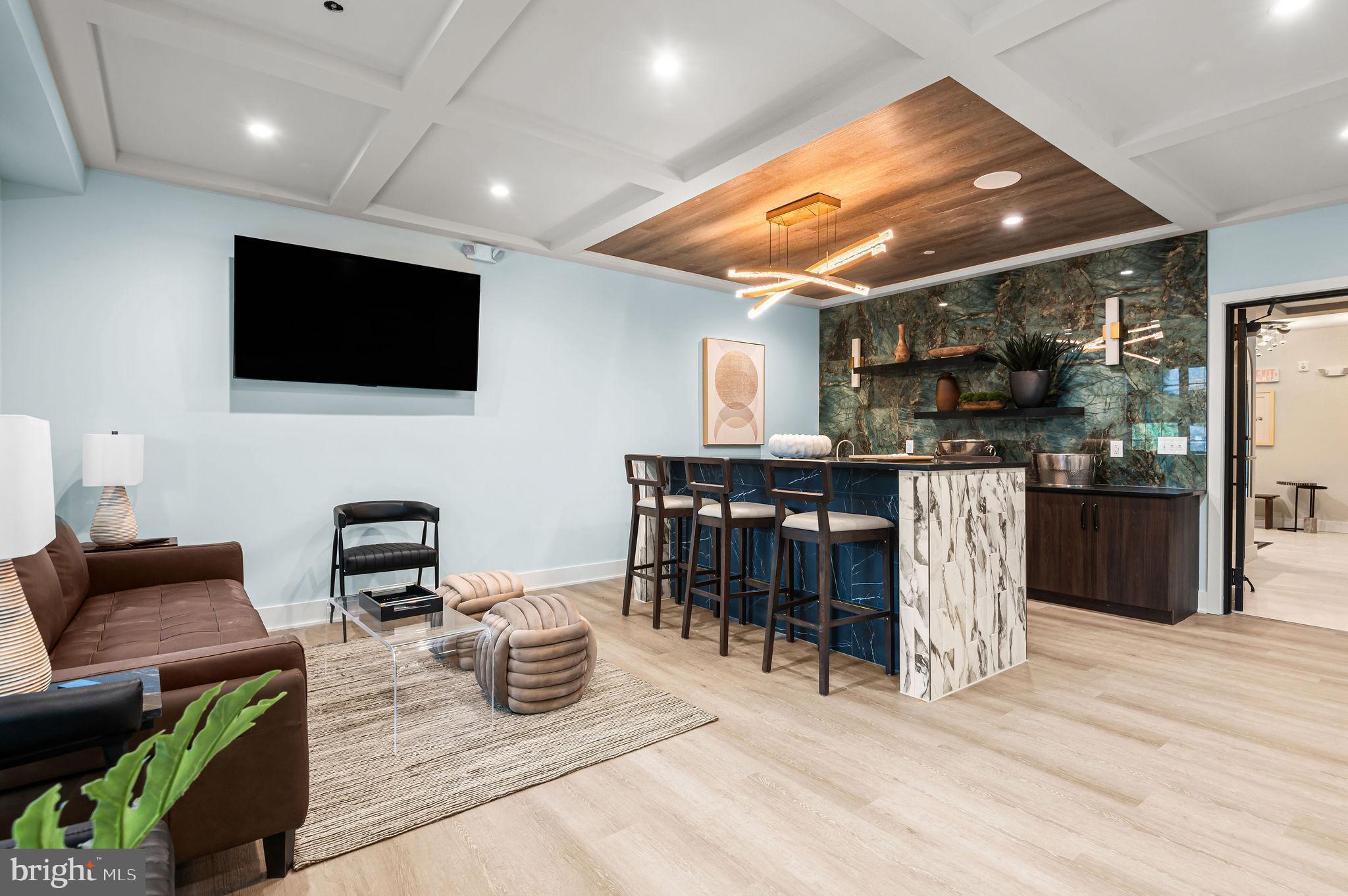 26 S YORK RD #401