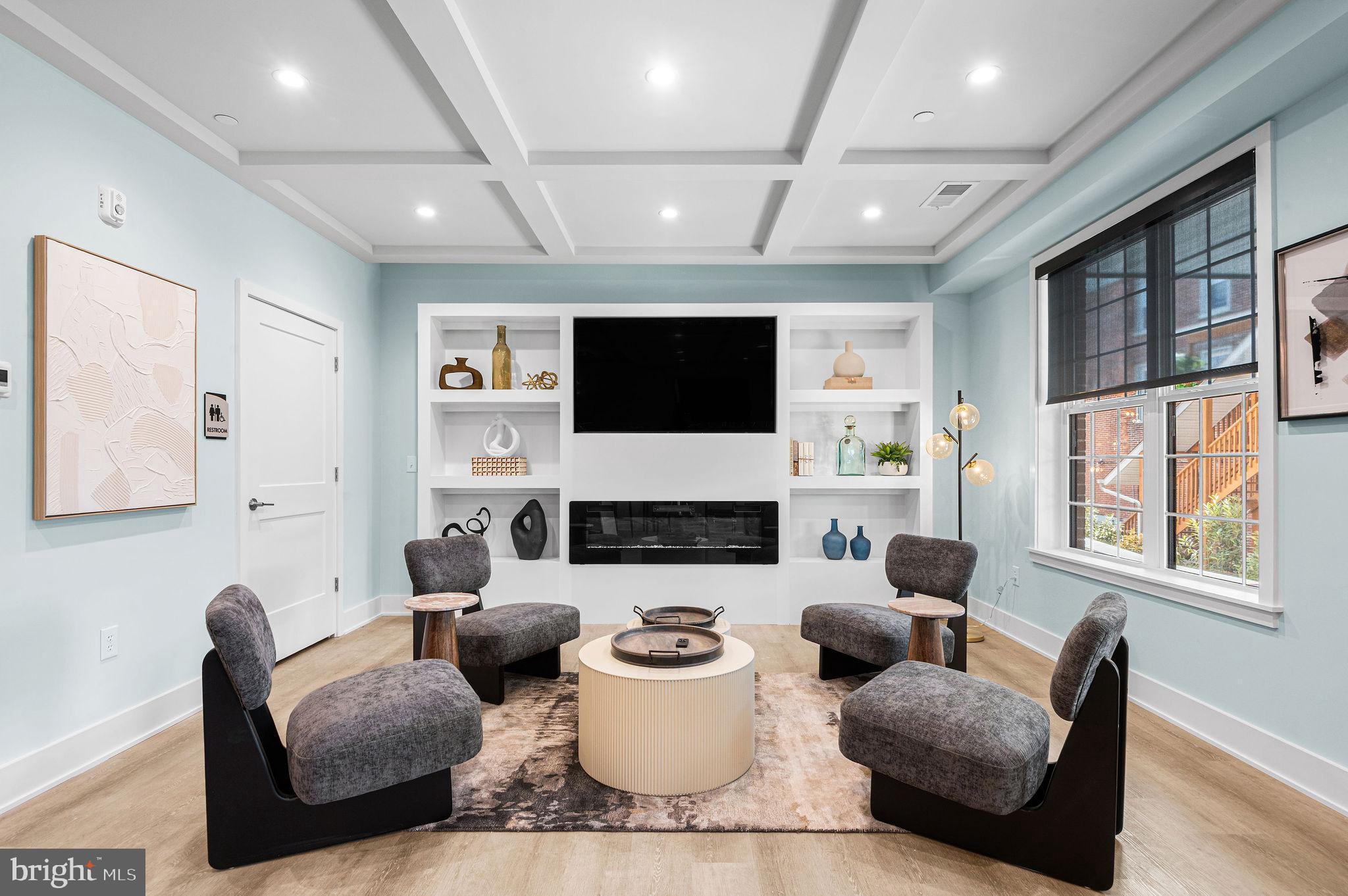 26 S YORK RD #401