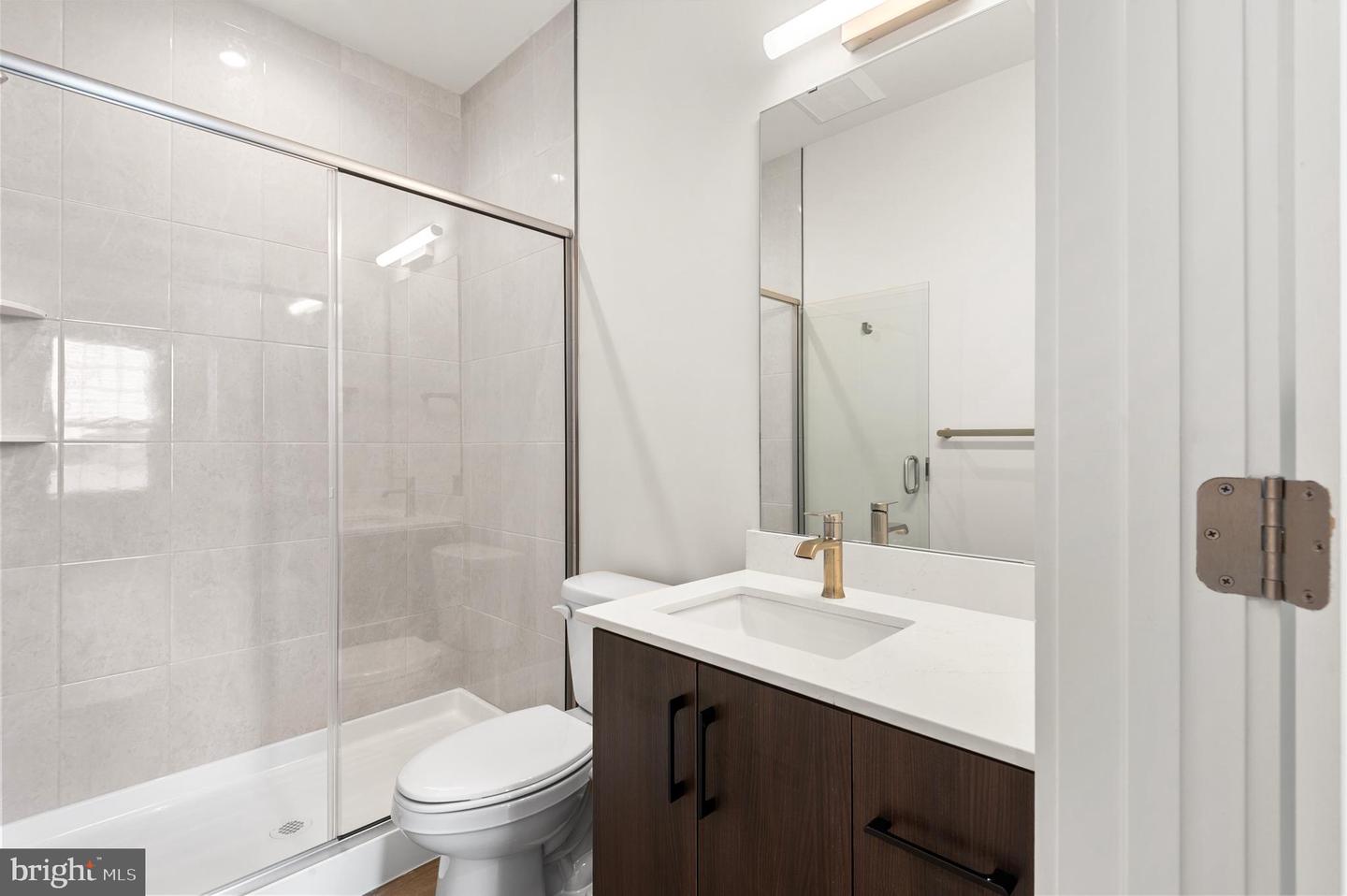 26 S YORK RD #401