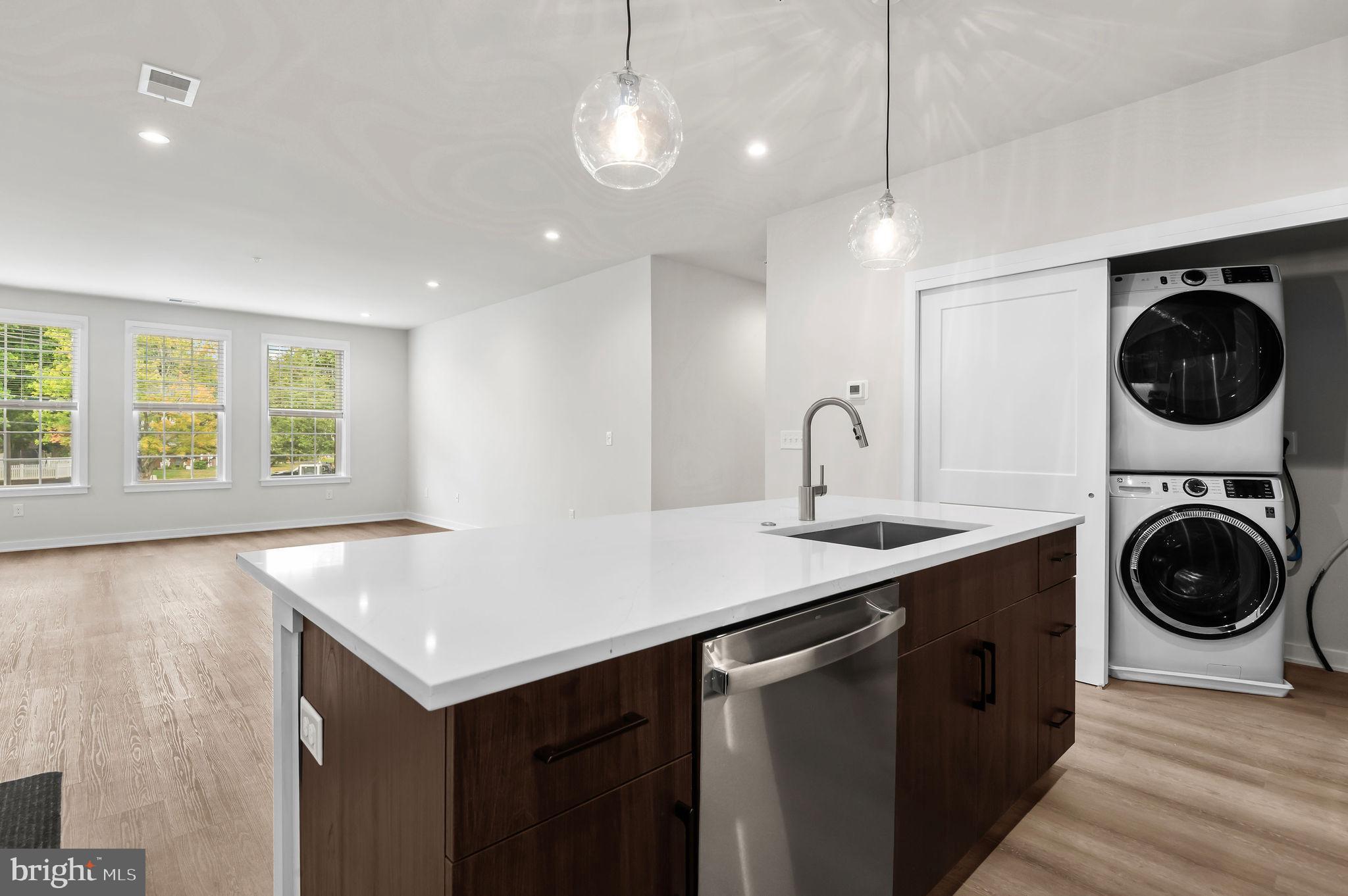 26 S YORK RD #302