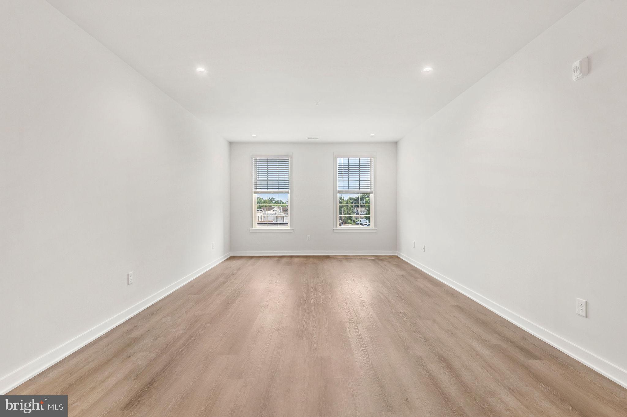 26 S YORK RD #403