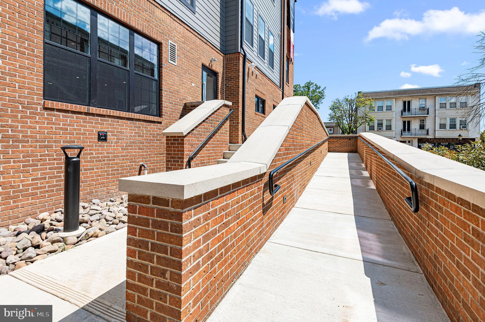 26 S YORK RD #403