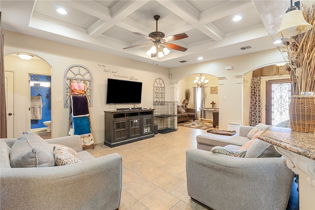 3017 Charles Dr