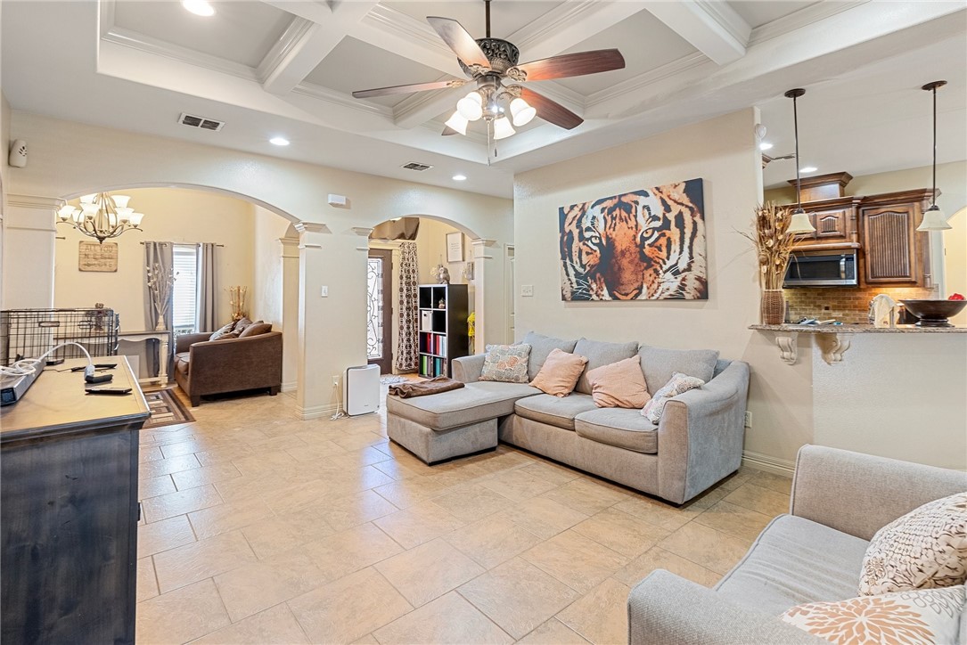 3017 Charles Dr