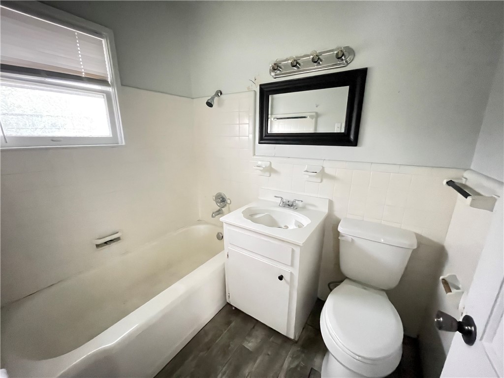 253 Oleander Ave 4