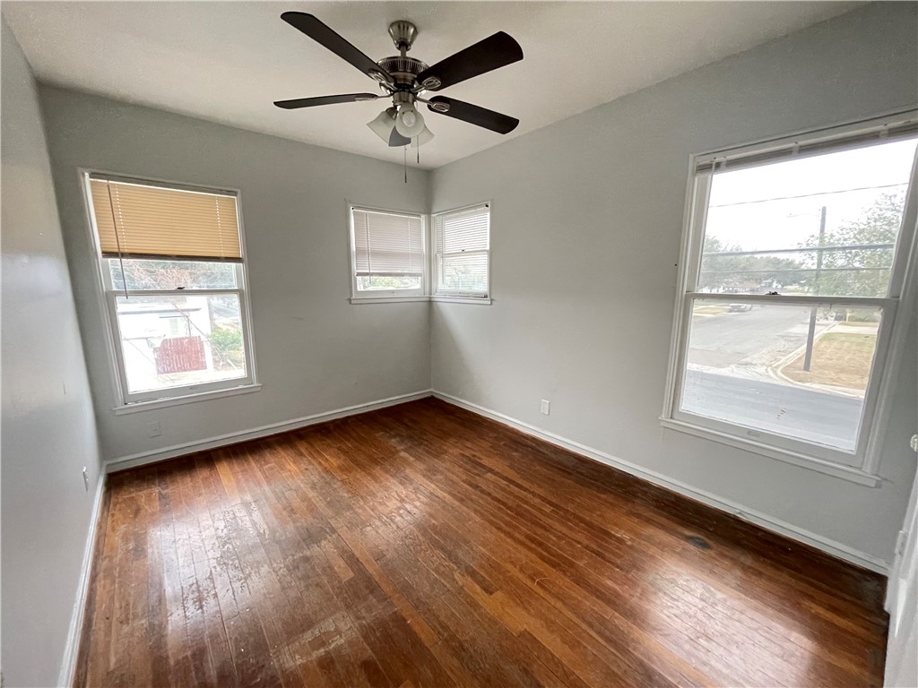 253 Oleander Ave 4
