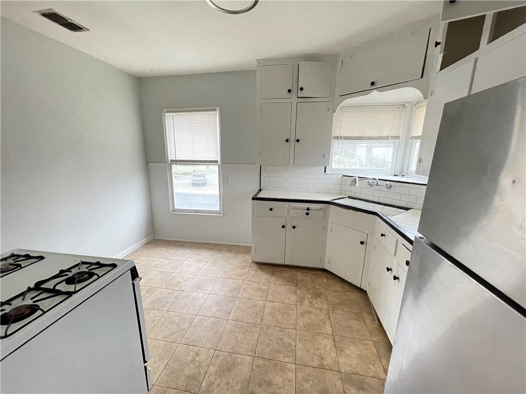 253 Oleander Ave 4