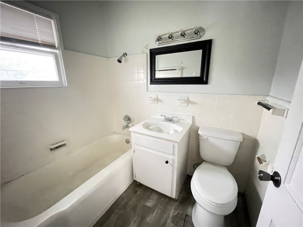 253 Oleander Ave 4