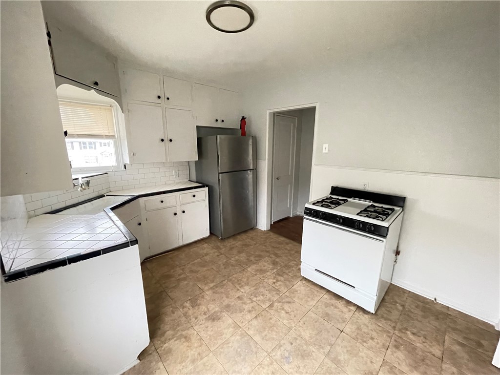 253 Oleander Ave 4